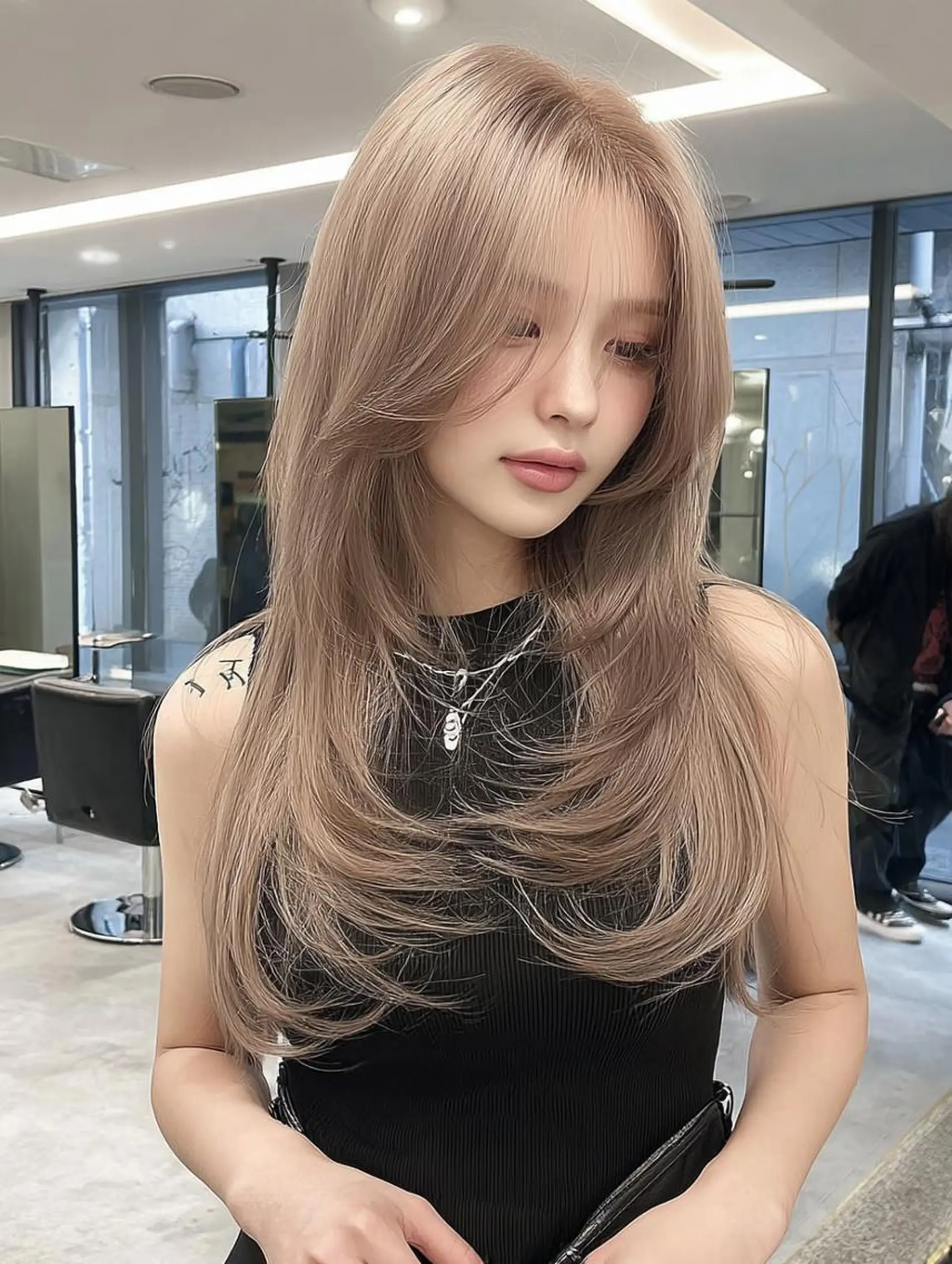 セミロング ボブ 髪質改善 韓国風ヘア レイヤーカット 縮毛矯正 カット ヘアカラー トリートメント 福園 弘郁のヘアスタイル