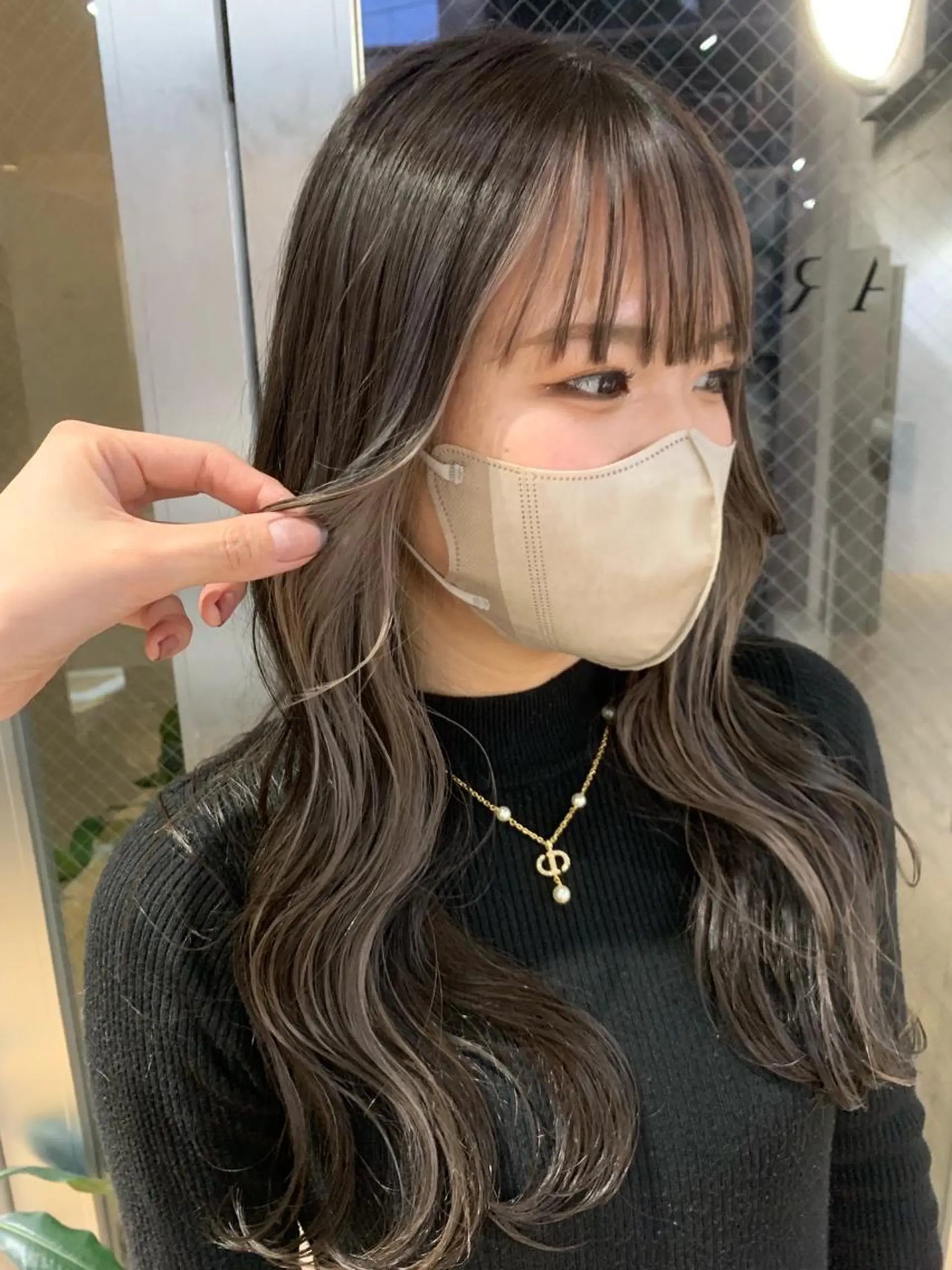 ロング カラー ミストバング  フェイスフレーミング ハイライトカラー インナーカラー ハイライト ヘアカラー トリートメント ミルクティーベージュ ブリーチ　店長　清水のヘアスタイル