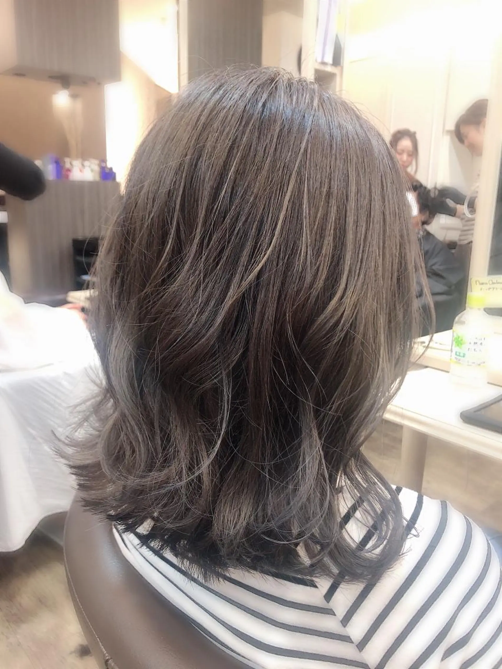 ミディアム カラー バレイヤージュ グラデーションカラー ハイライトカラー ハイライト レイヤーカット 尚平 40代からの 髪質改善専門のその他イメージ