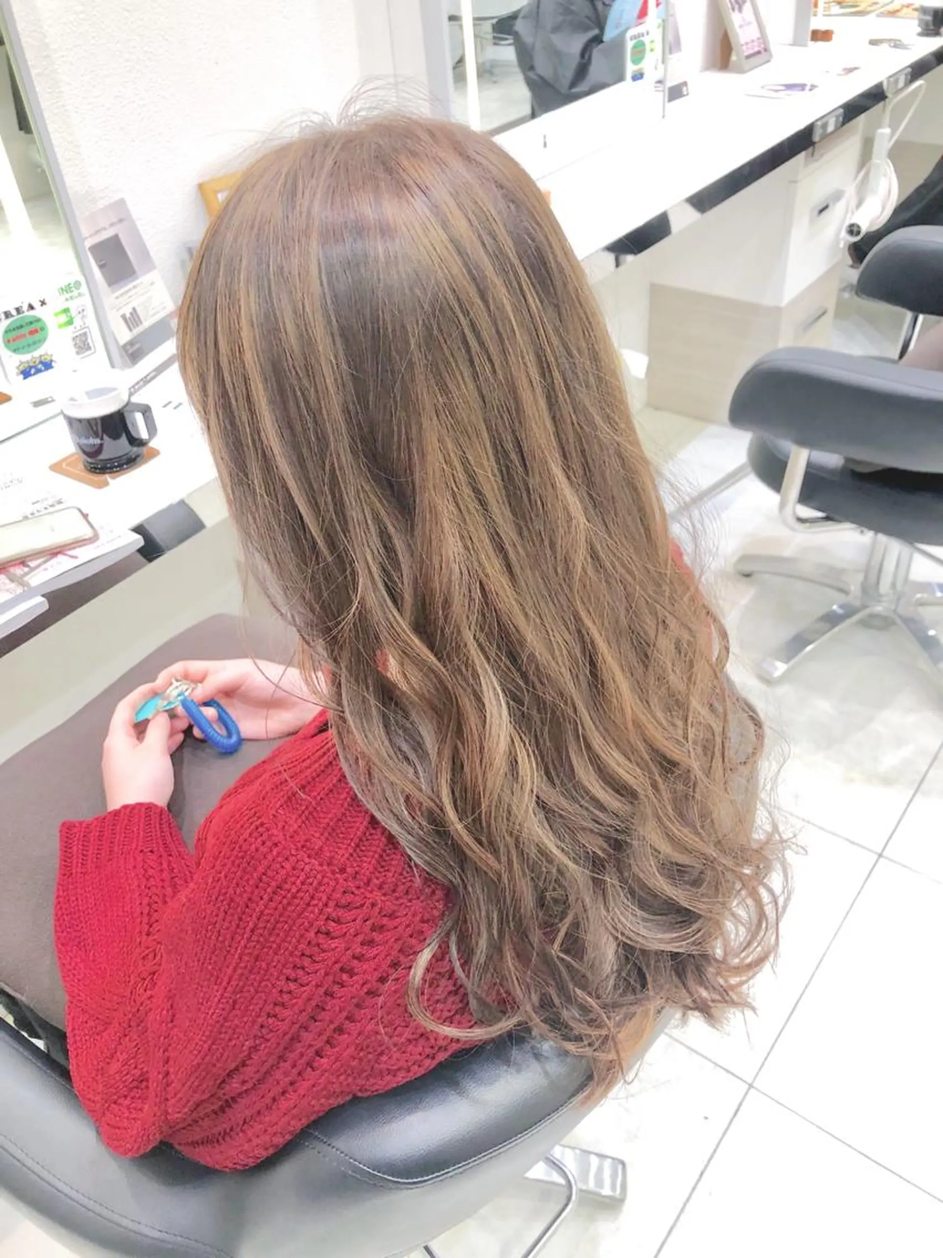 ロング ハイライト 岸 保奈美のヘアスタイル