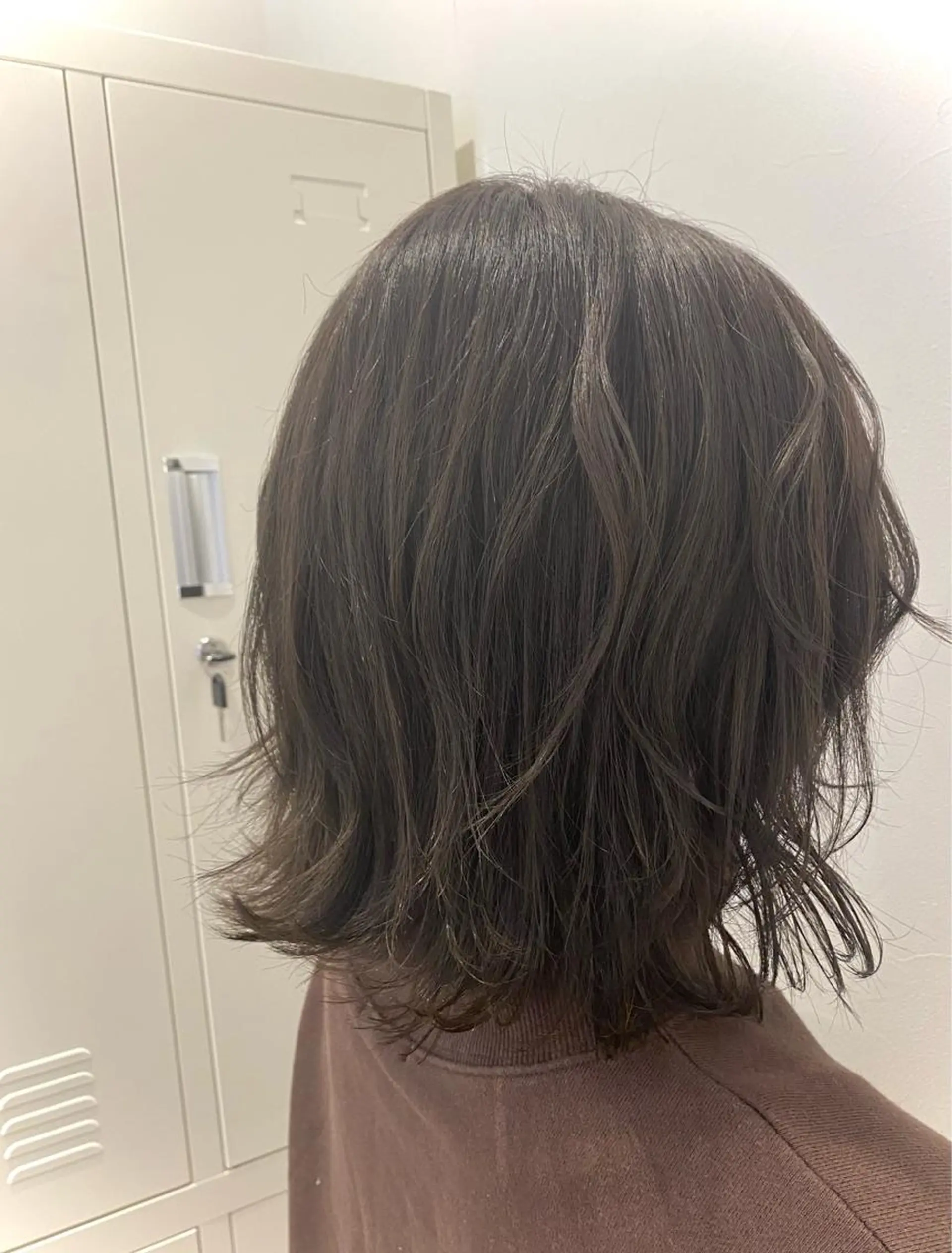 ミディアム カラー ブリーチ ケアブリーチ 透明感カラー ダブルカラー イヤリングカラー ブリーチなしWカラー /酸性ストレート河本のヘアスタイル