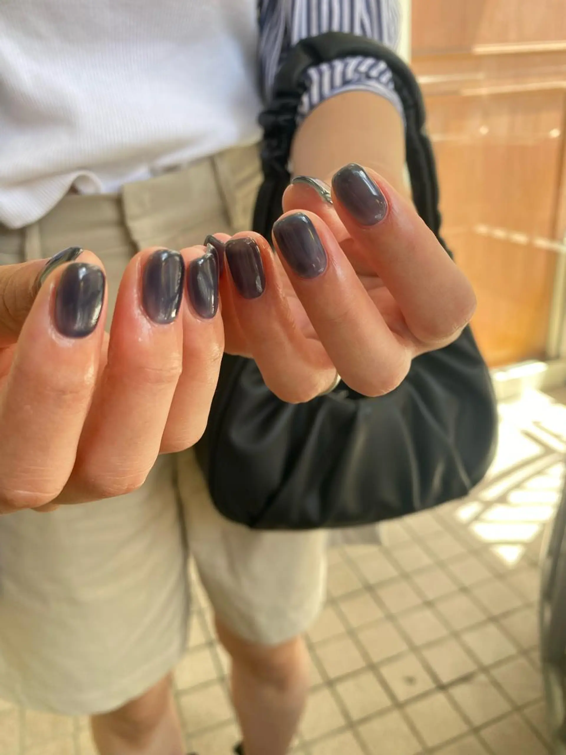 ネイル ネイビー ワンカラーネイル ハンドネイル 栗林 実莉のネイルデザイン