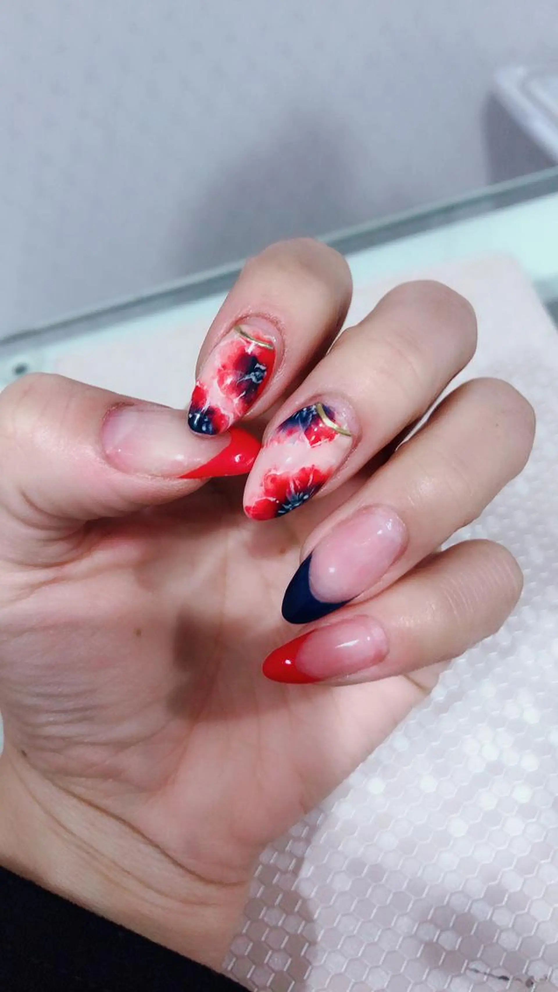 メンズ ネイル フラワーネイル フレンチネイル ニュアンスネイル ハンドネイル J. NAILのネイルデザイン