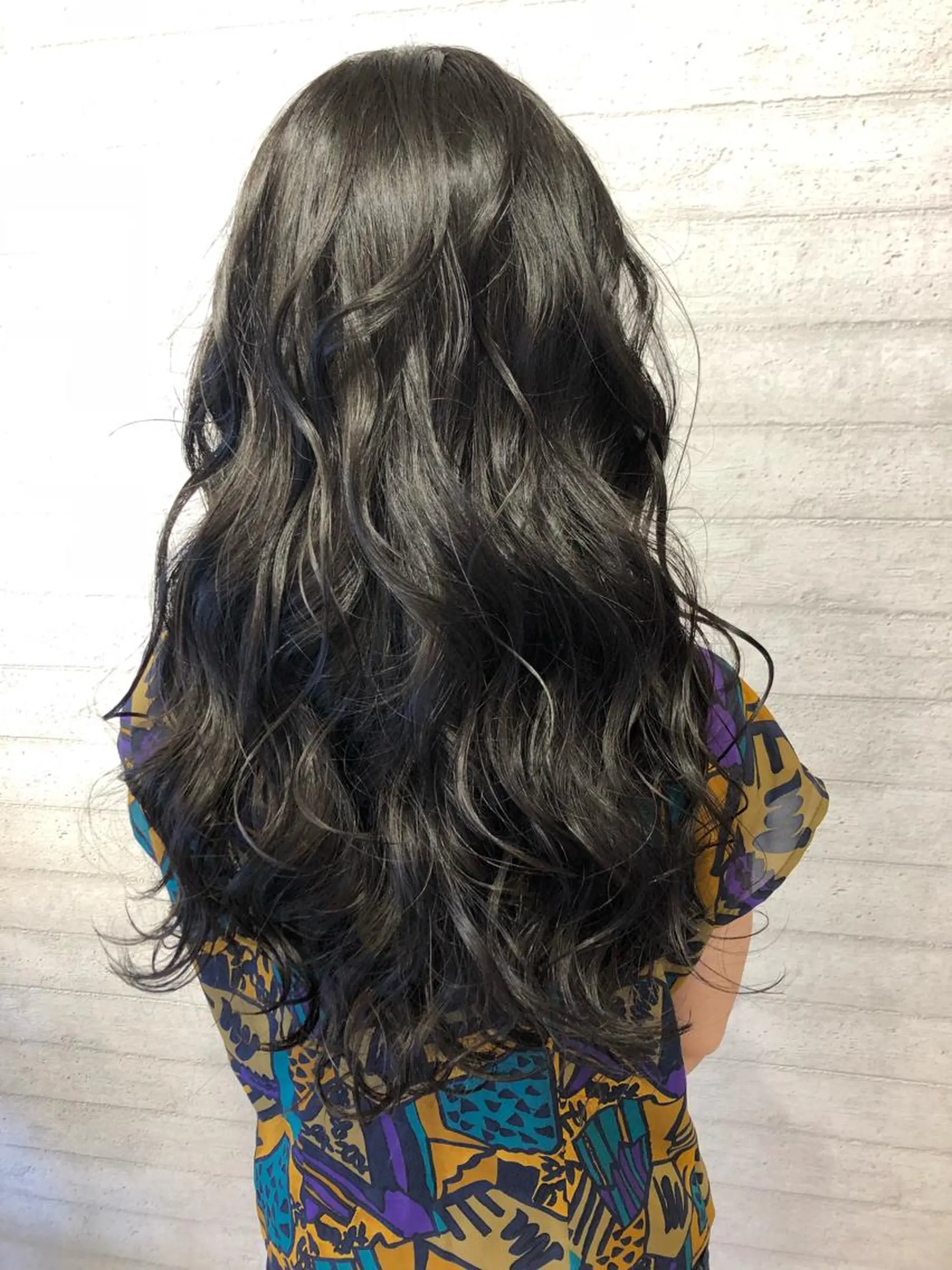 ロング カラー ヘアアレンジ ダークグレー カット ヘアカラー Agu hair aimer所属・古林 紘のヘアスタイル