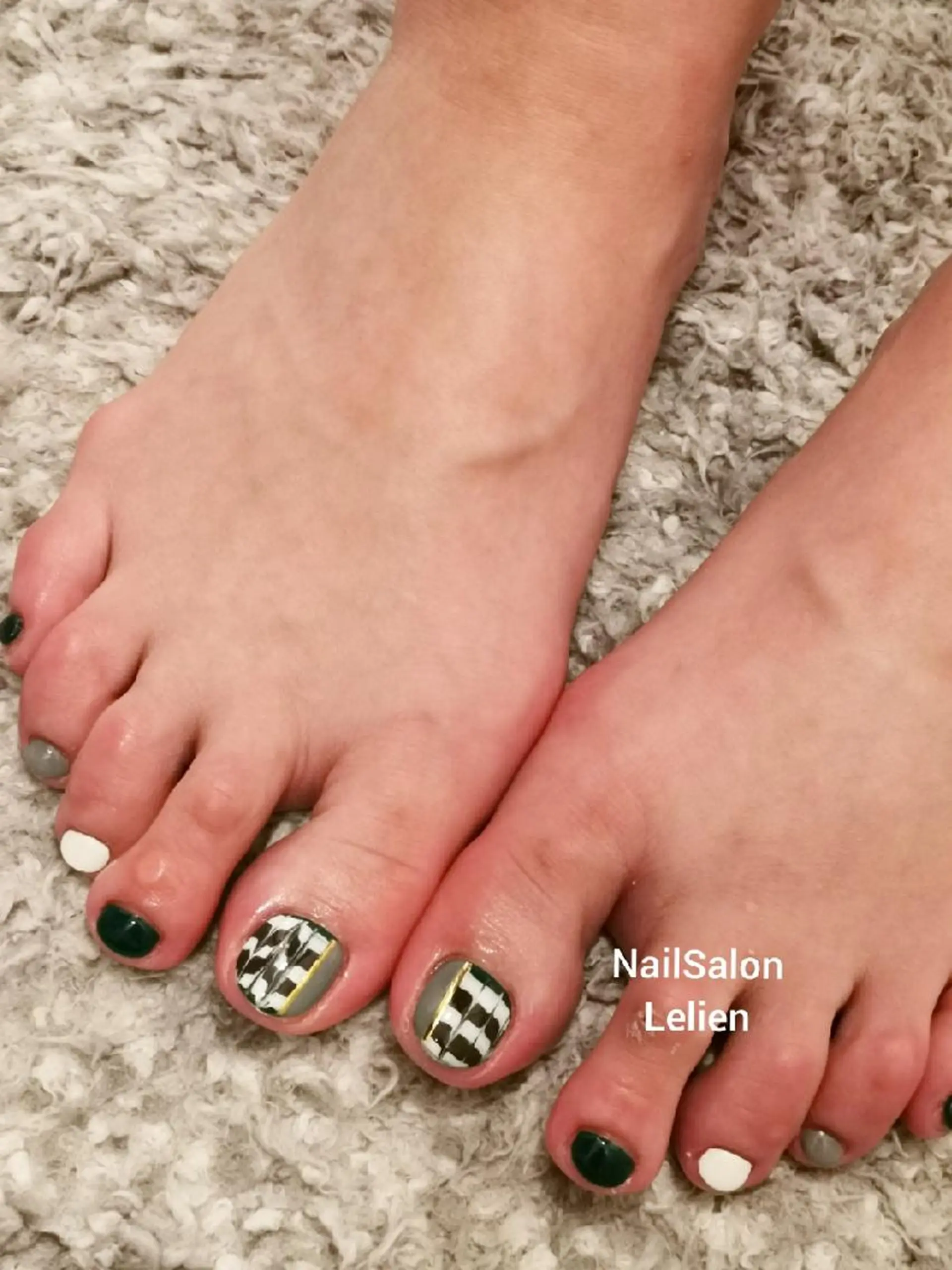 ネイル ピーコックネイル フットネイル ネイルサロン Lelienルリエのネイルデザイン