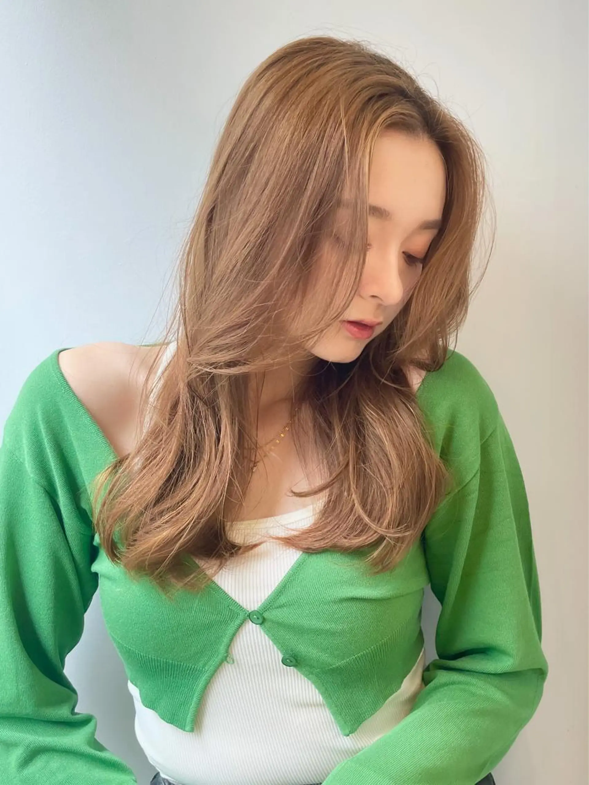 セミロング カラー 透明感カラー グレージュ くびれヘア エギョモリ 顔まわりレイヤー 横浜/レイヤーカット /韓国ヘア/佐藤記正のヘアスタイル