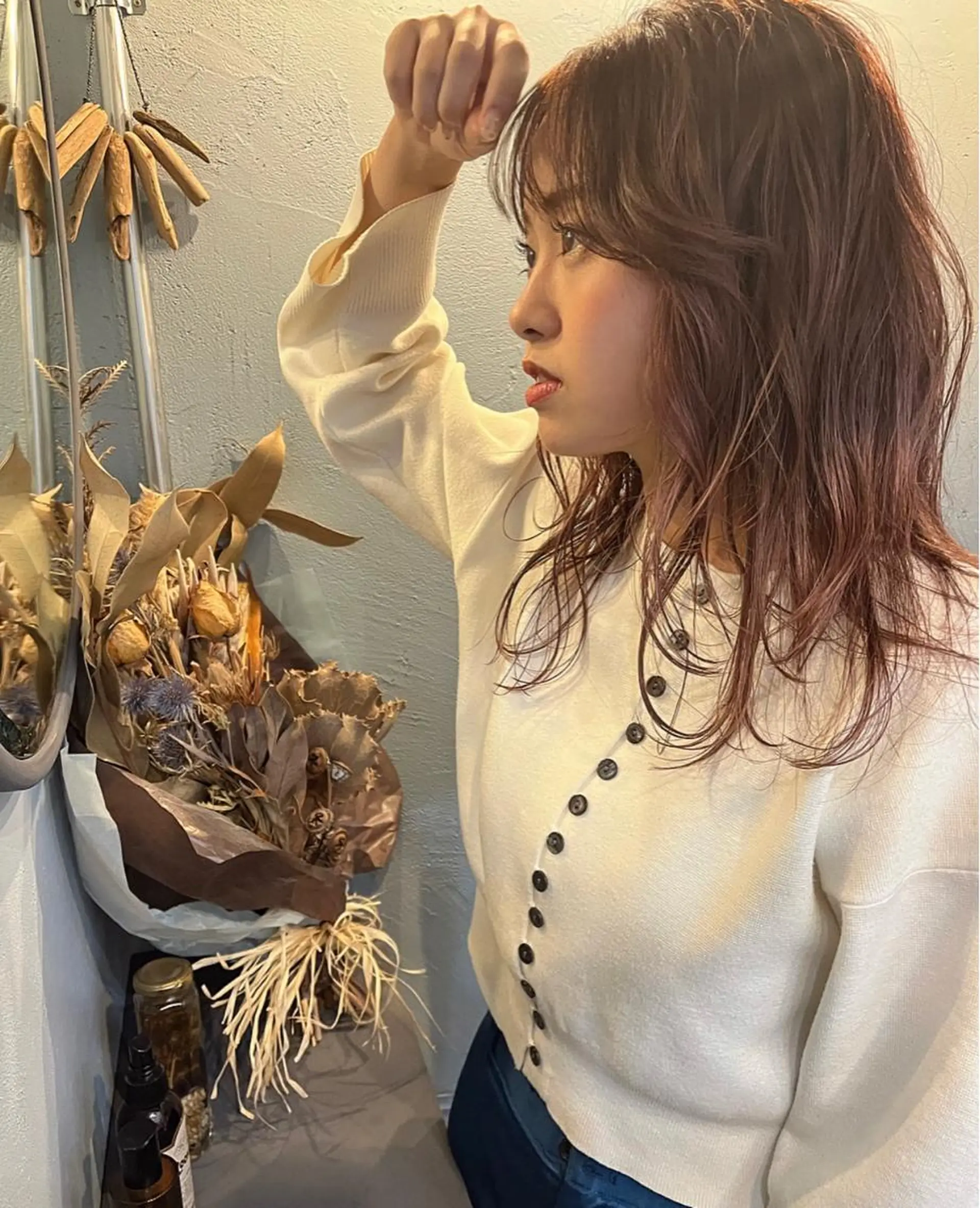 セミロング ハイライト イタヤ マイカのヘアスタイル