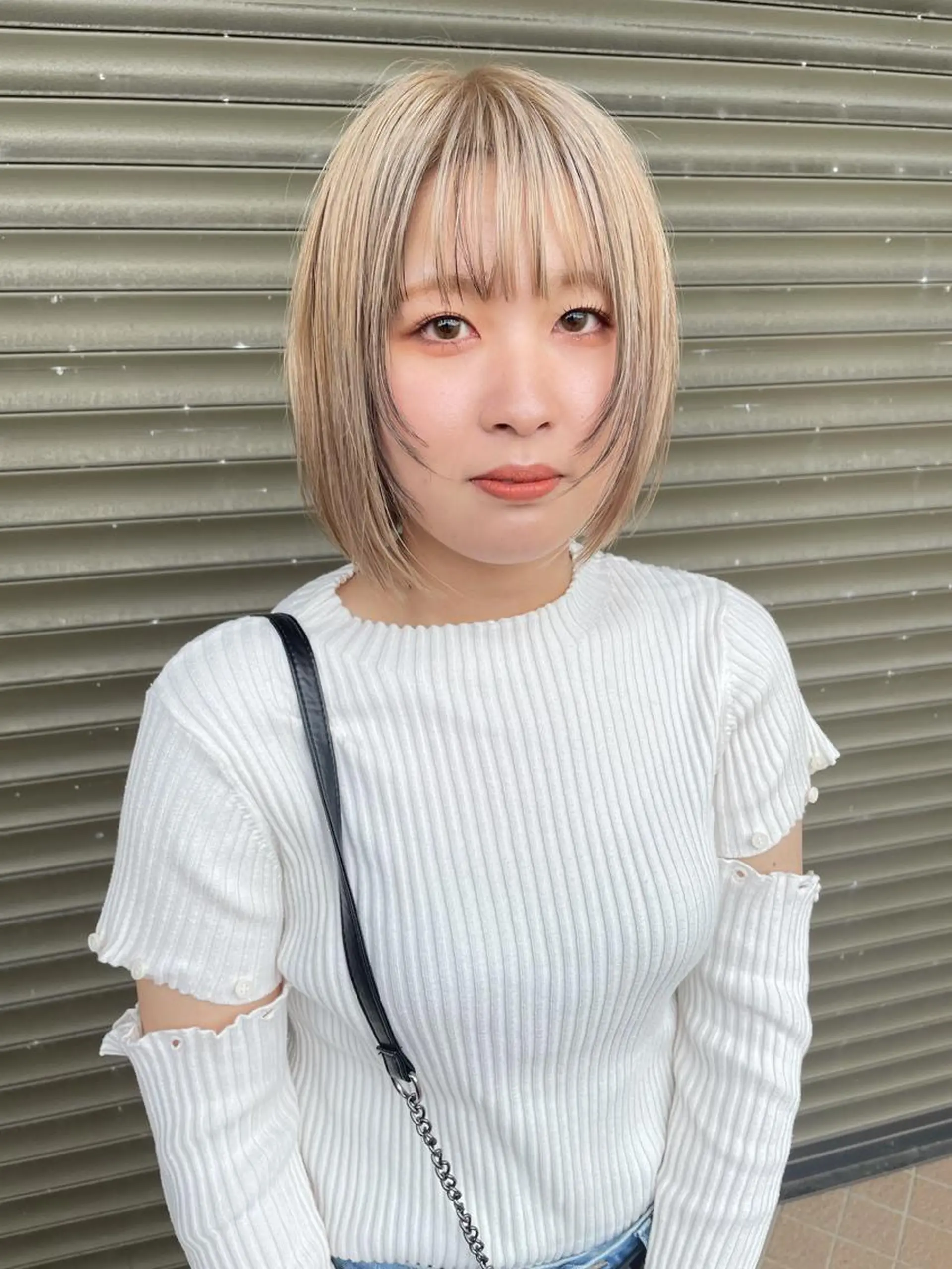 ミディアム カラー 顔周りカット LOBBY HIMERIのヘアスタイル
