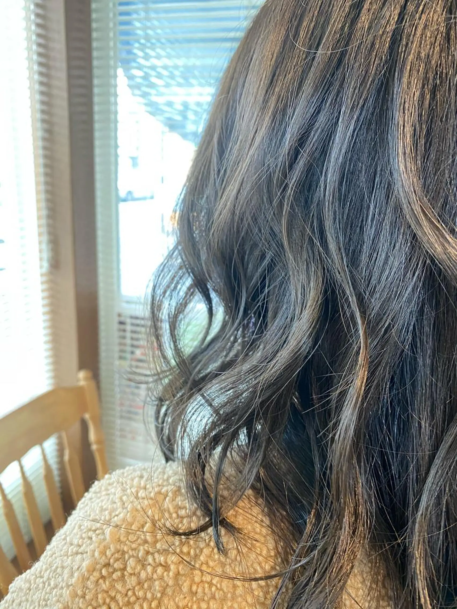 ミディアム アッシュ カット ヘアカラー トリートメント 永沼 真依のヘアスタイル