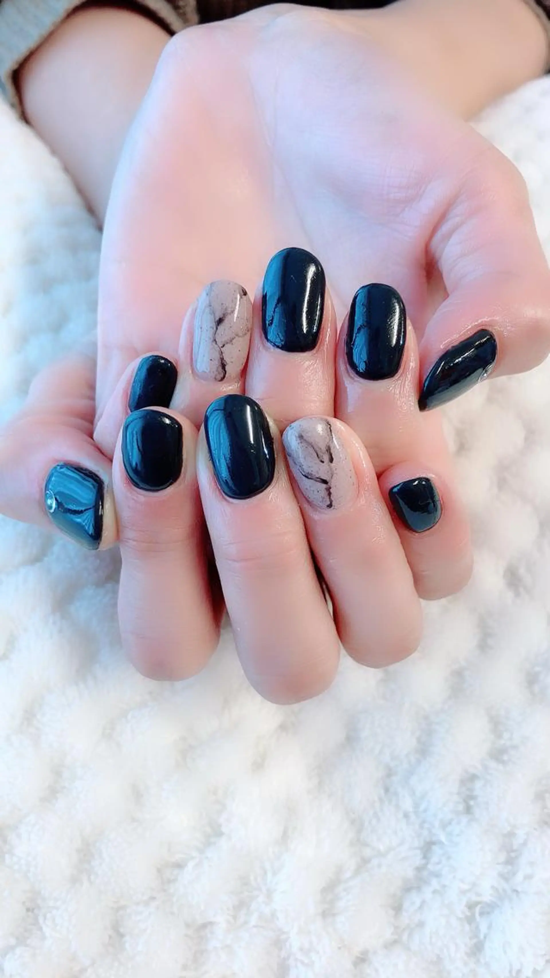 ネイル 大理石ネイル(マーブル) ネイビー オフィスネイル ono megumiのネイルデザイン
