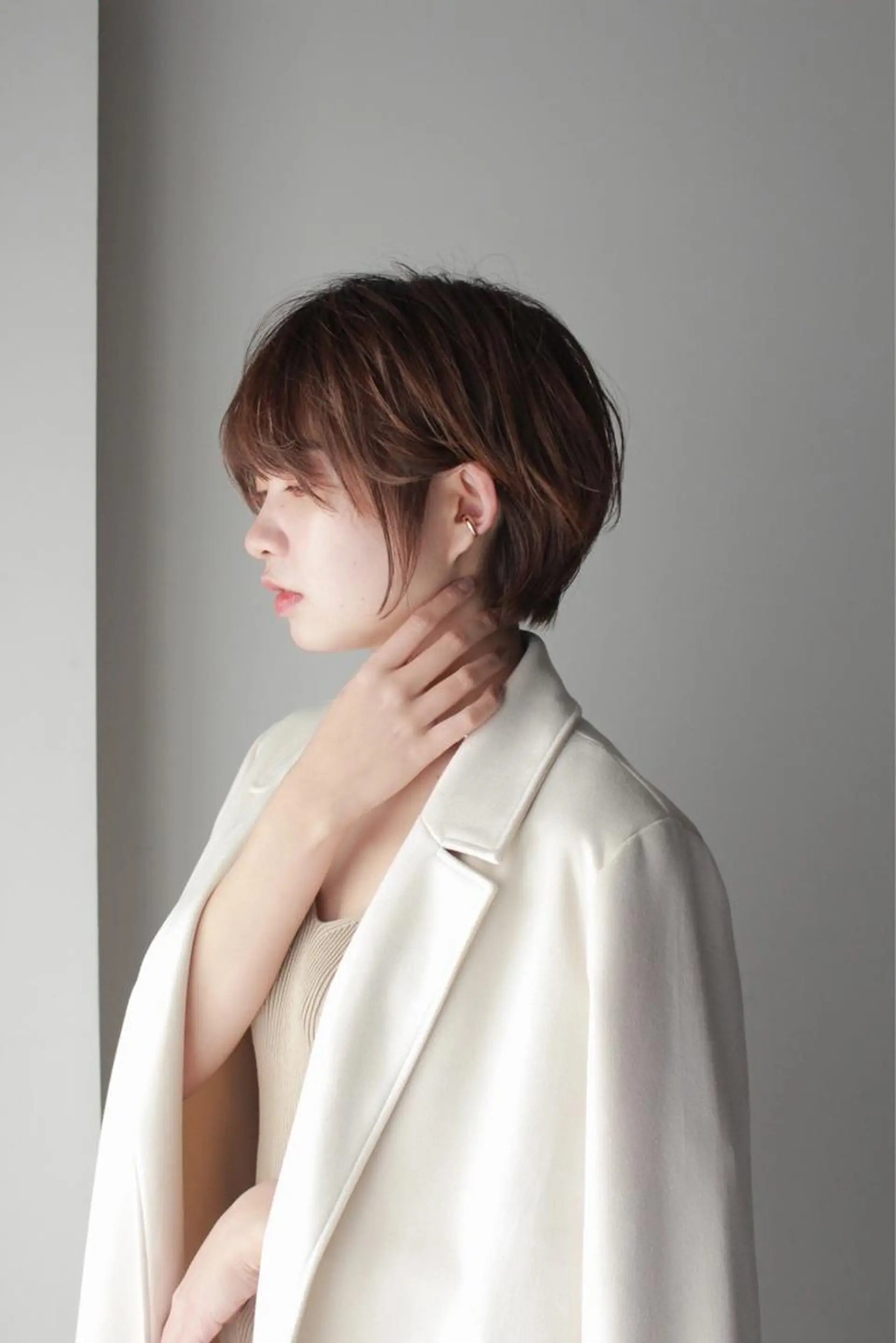 ショート カラー 中村 彩乃のヘアスタイル