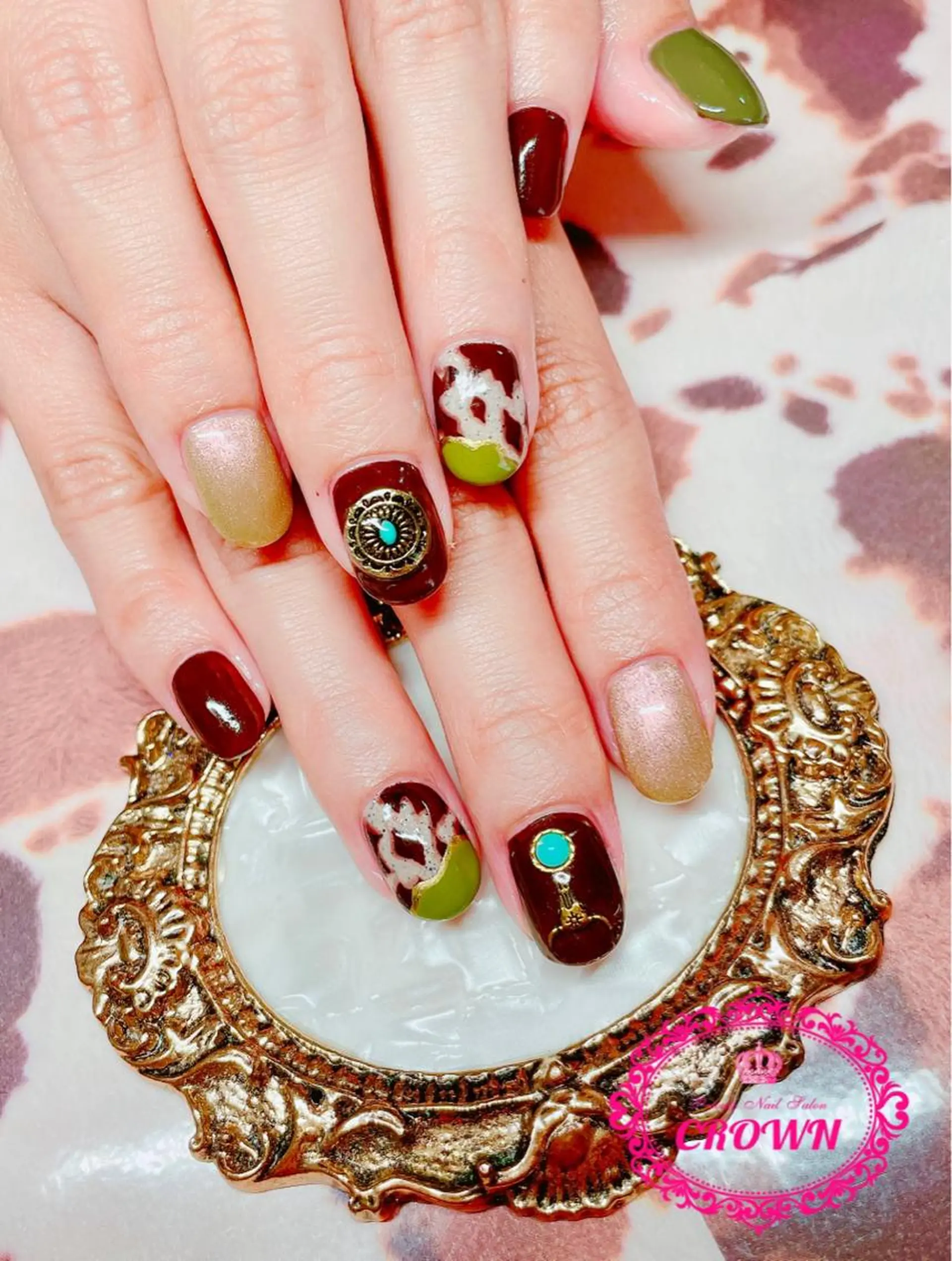ネイル CROWN プライベートサロンのネイルデザイン