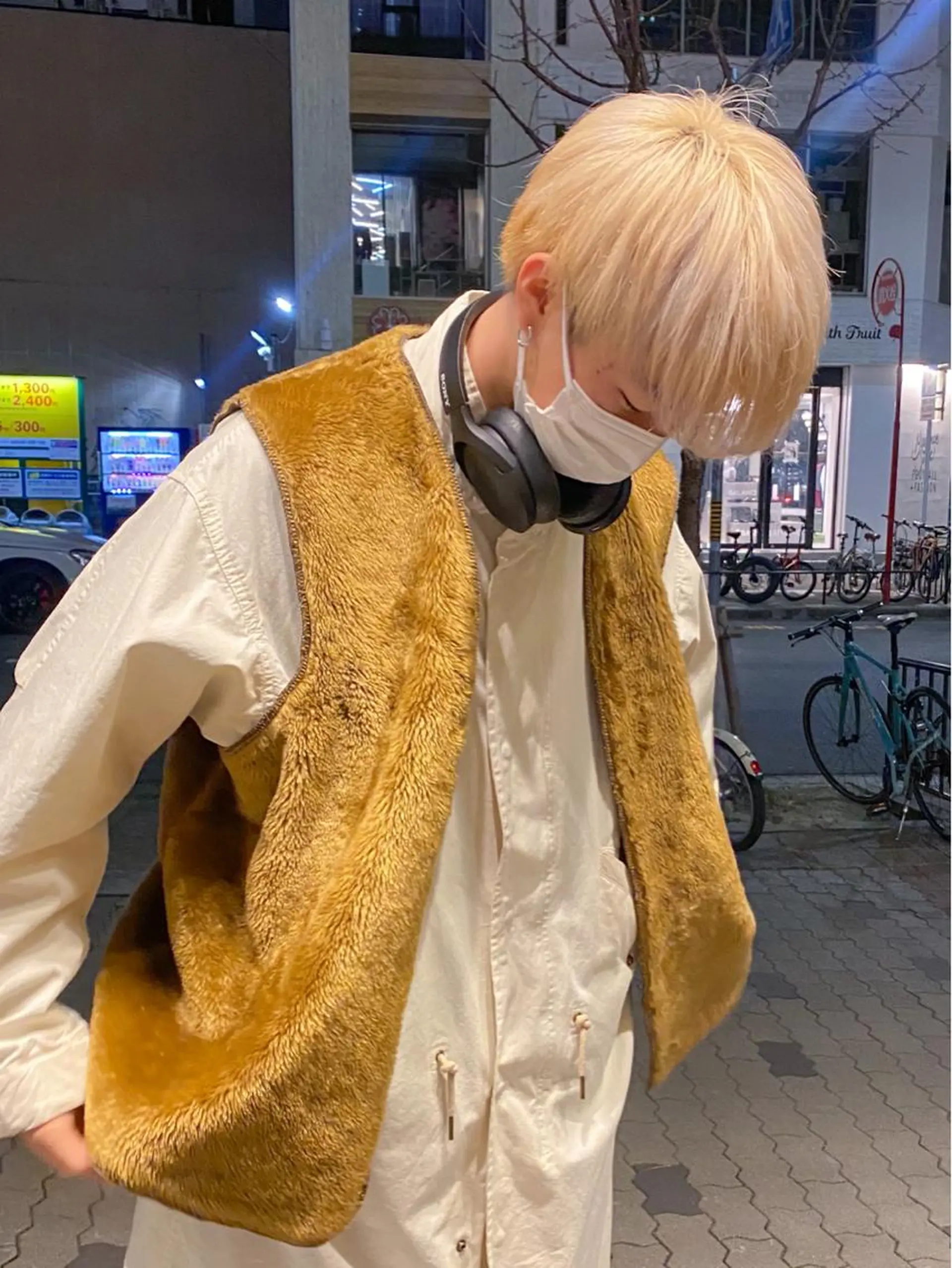 カラー メンズ メンズブリーチ ベージュカラー ブリーチ ブロンド ホワイトベージュ メンズ/スパイキー ショート/ミツイのヘアスタイル