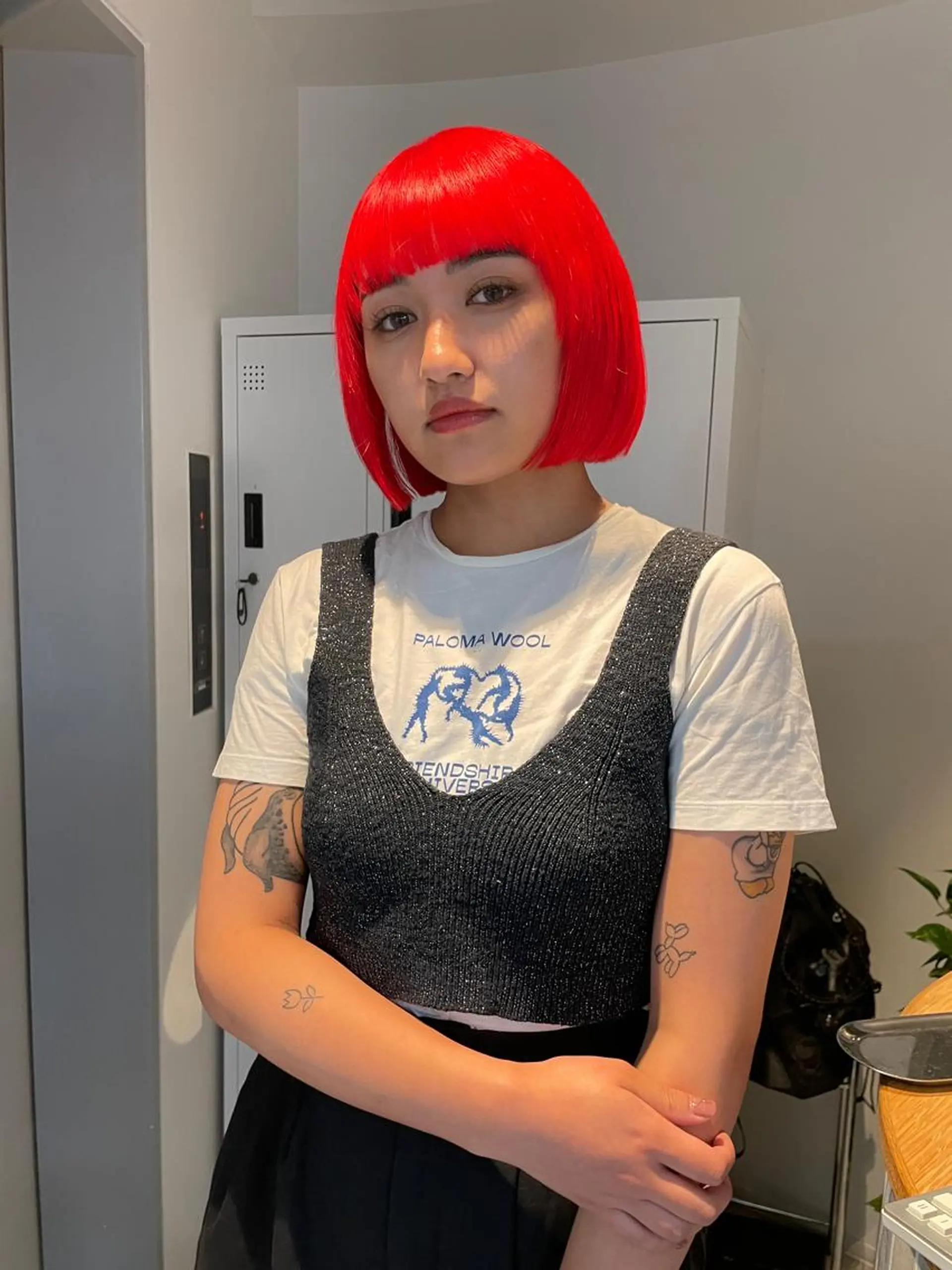 ミディアム カラー 切りっぱなしボブ レイヤー/縮毛矯正のヘアスタイル