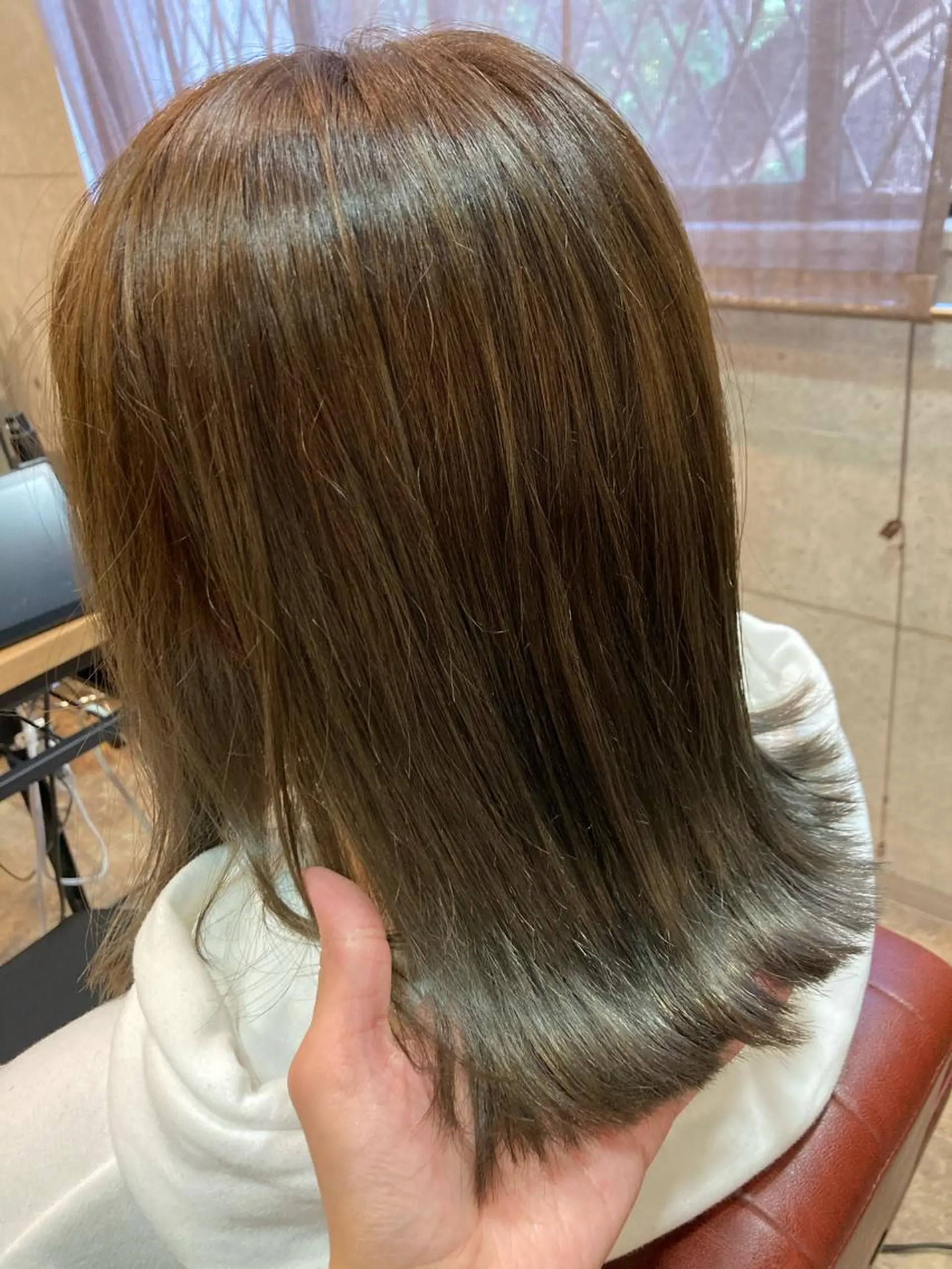 ミディアム カラー ERIKO Tのヘアスタイル