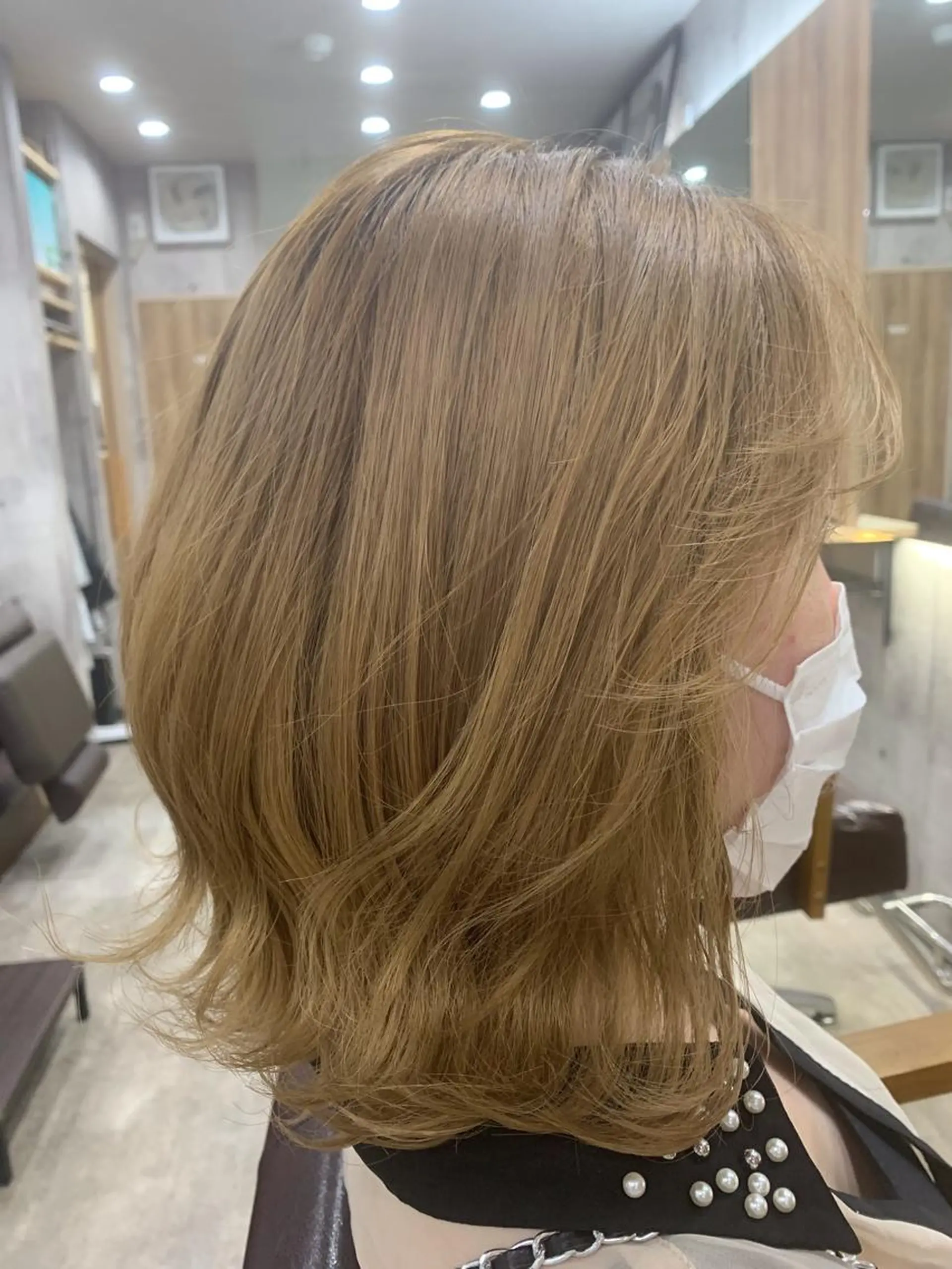 ミディアム カラー バレイヤージュ ブリーチ ケアブリーチ ダブルカラー イヤリングカラー ヘアカラー hair salon mementoのヘアスタイル