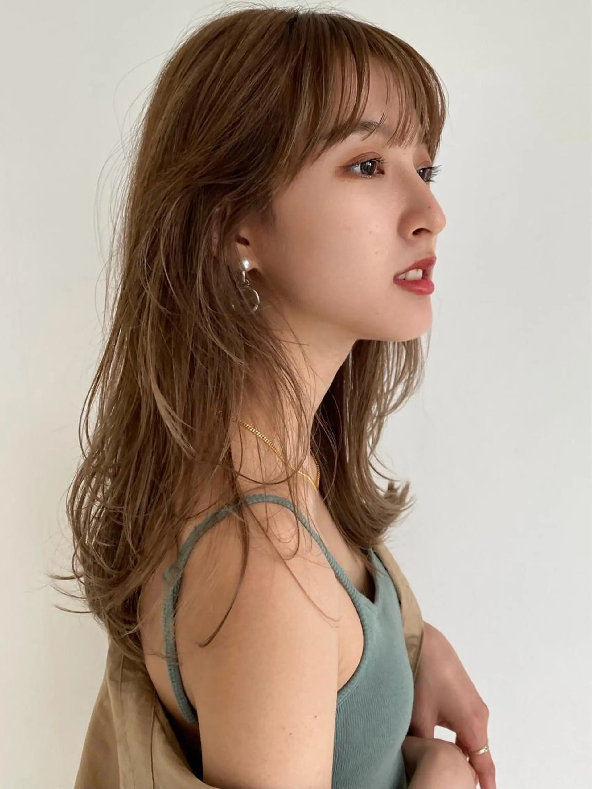 セミロング ハイライト 透け感たっぷり柔らか 梨花子🌼のヘアスタイル