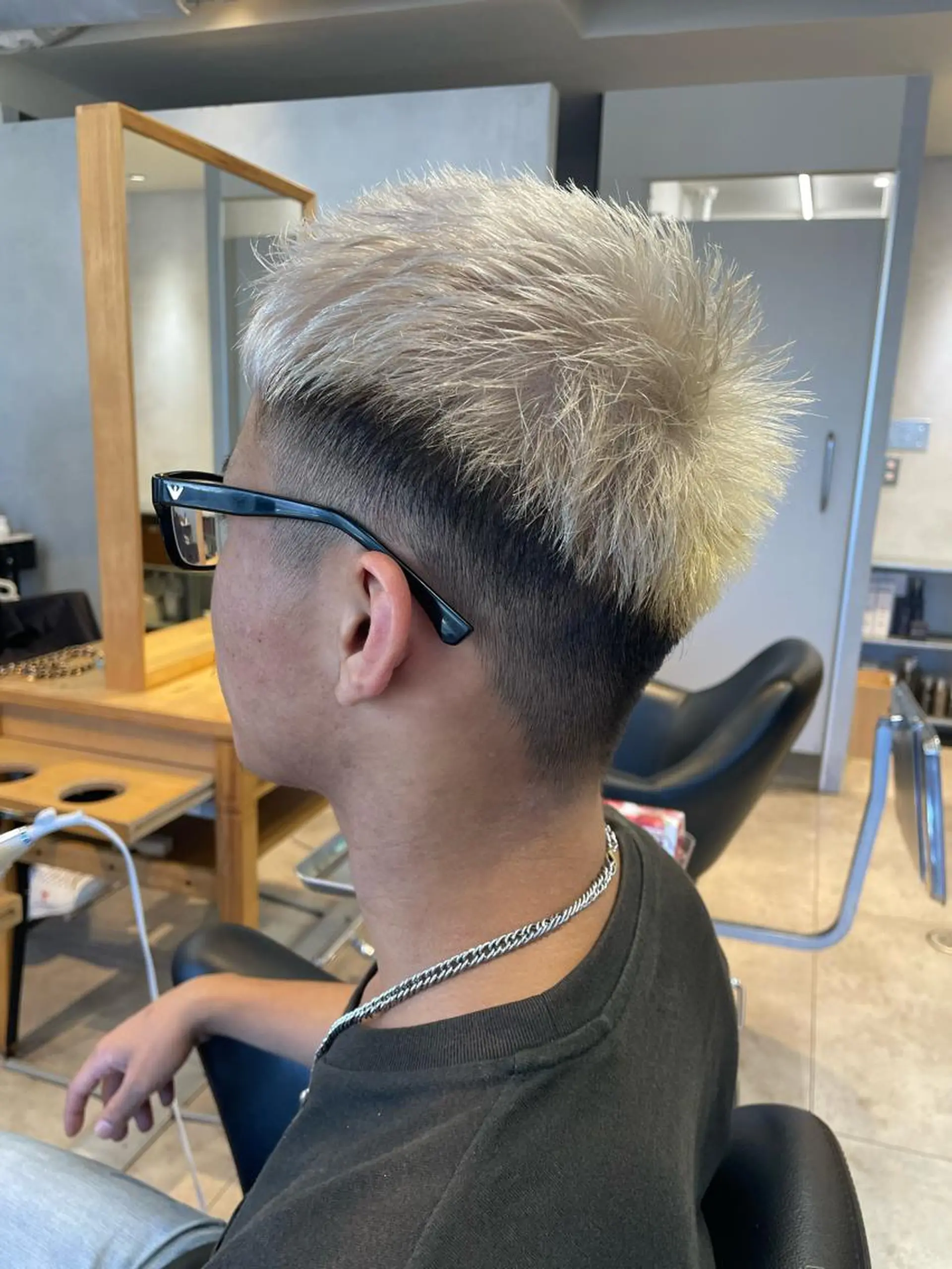 ショート メンズ ヘアカラー 梅田韓国ヘア kiara🩷彡のヘアスタイル