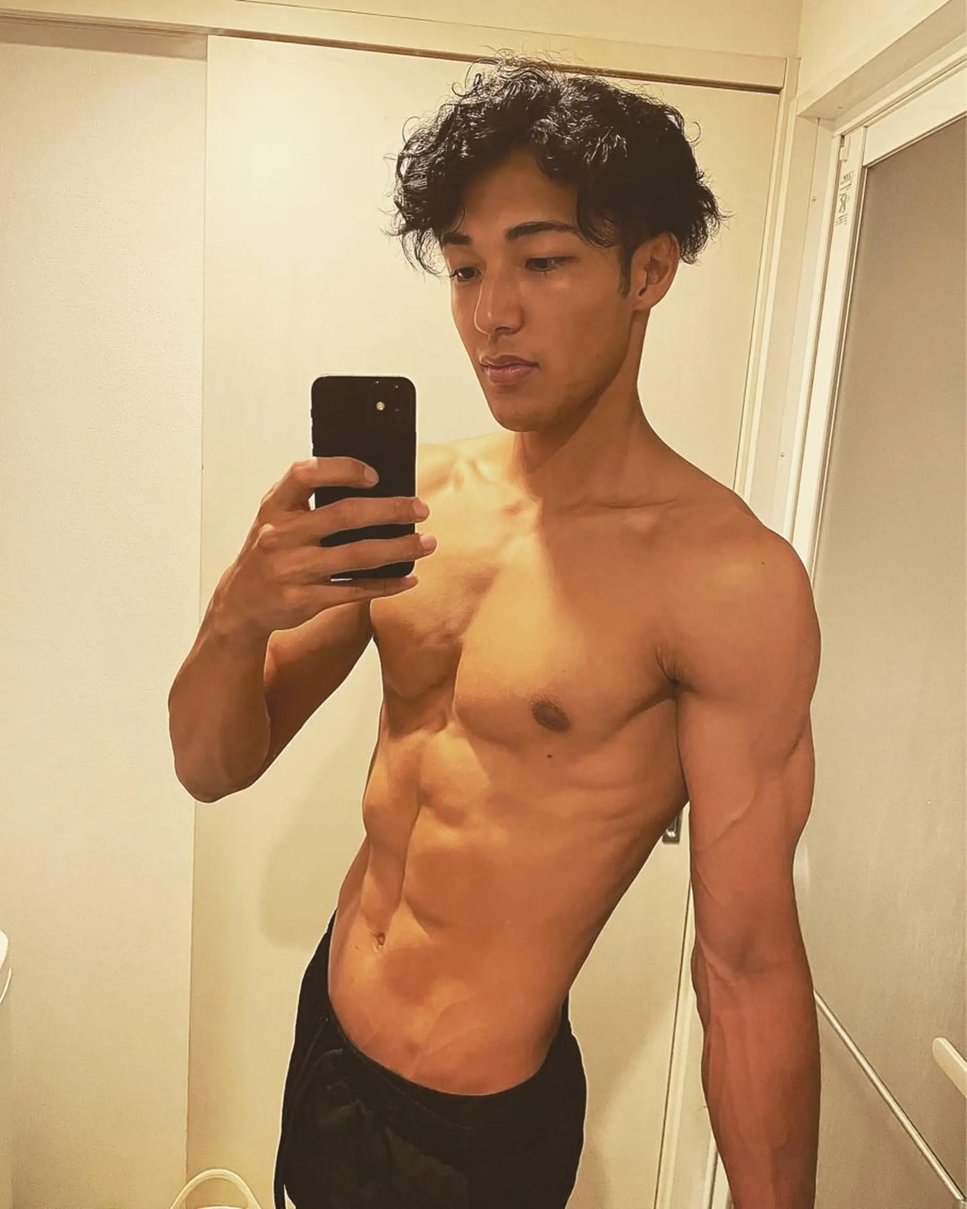 ショート カラー パーマ ヘアアレンジ メンズ キッズ ネイル マツエク・マツパ アイブロウ 眉毛ワックス脱毛 脱毛サロン KAvanceのエステ・リラクイメージ