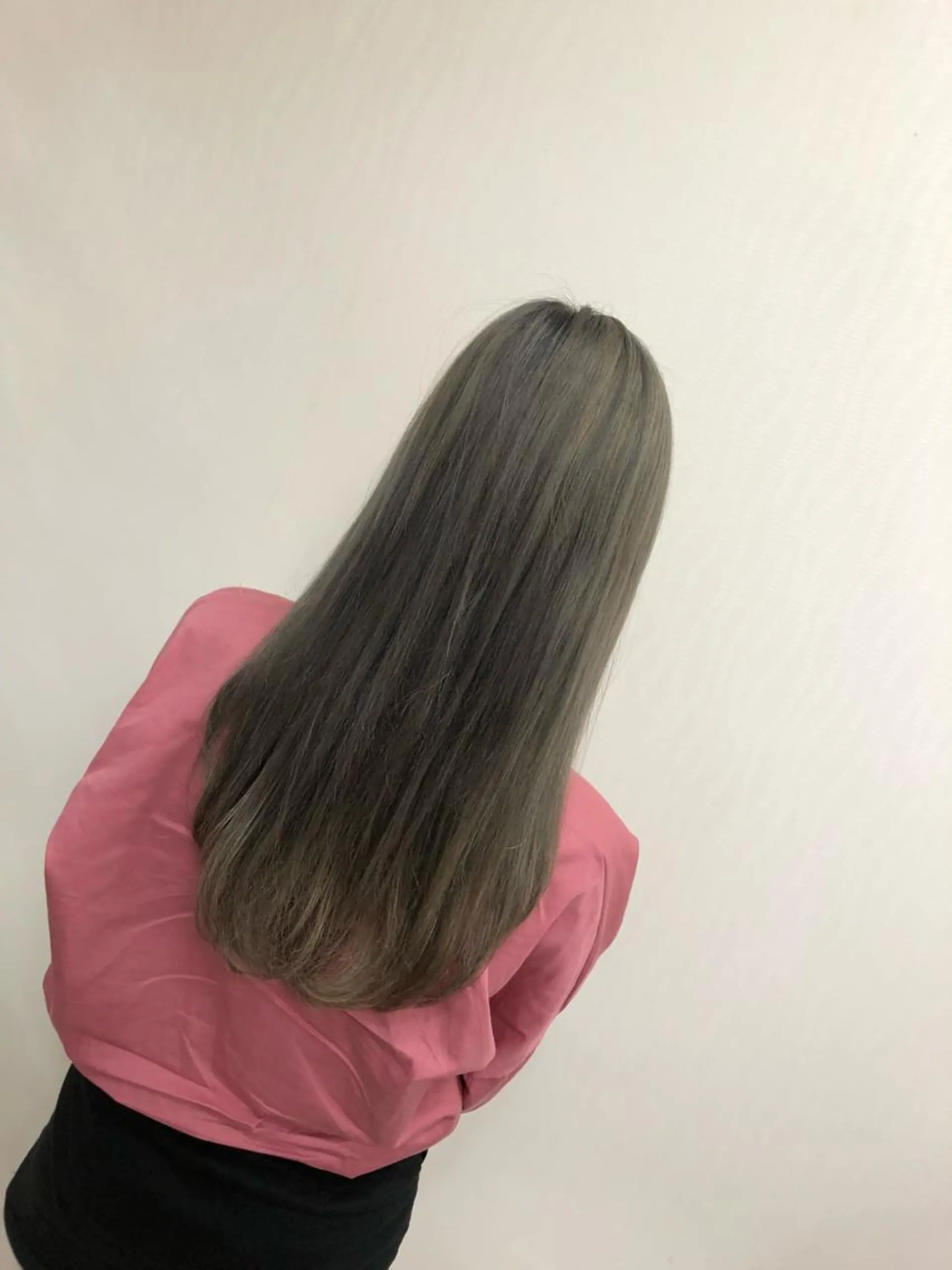 ロング カラー グレージュ ロング 宮下 愛璃紗のヘアスタイル