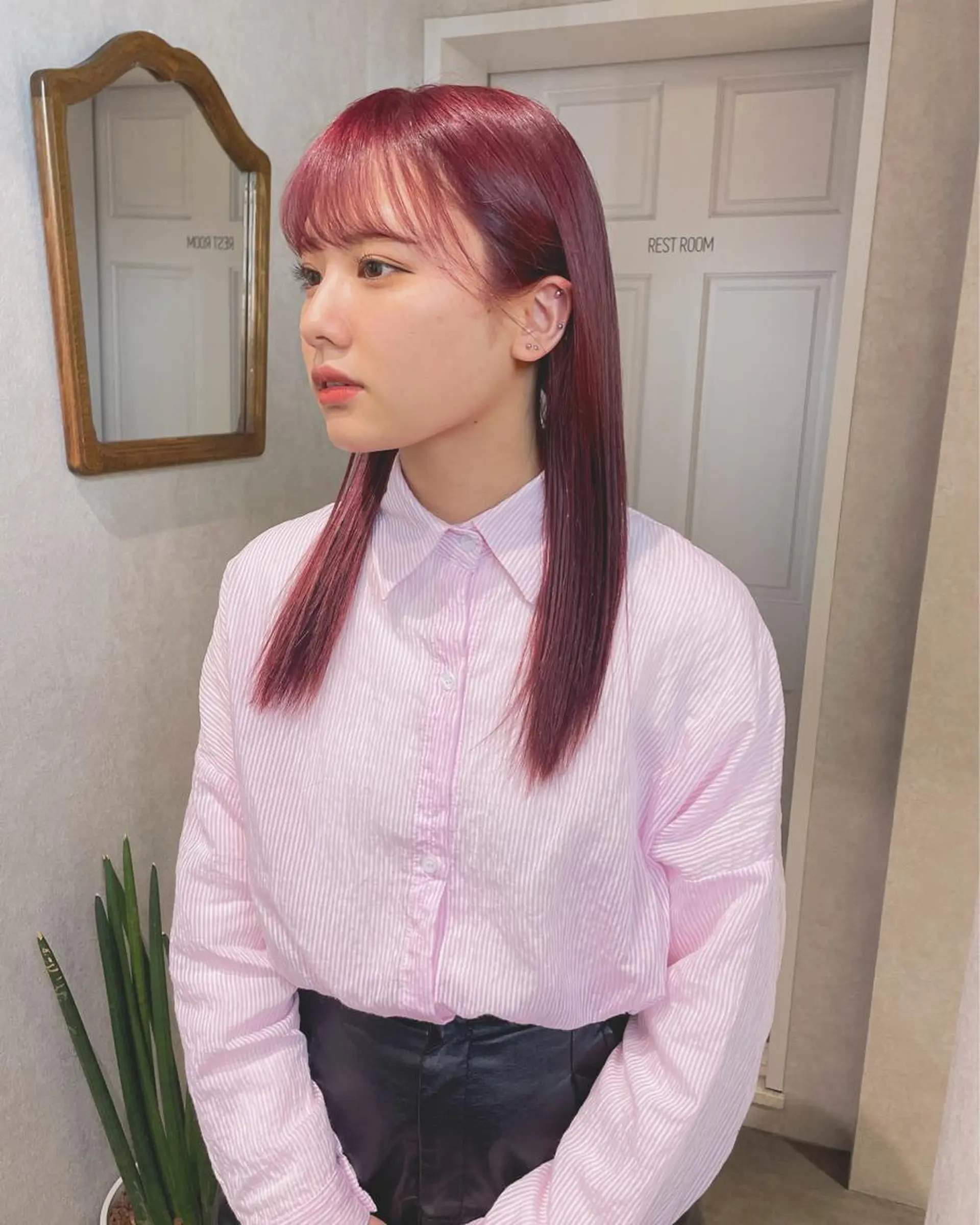 セミロング カラー ヘアアレンジ ヘアカラー トレンドlayer cut💐mihoのヘアスタイル