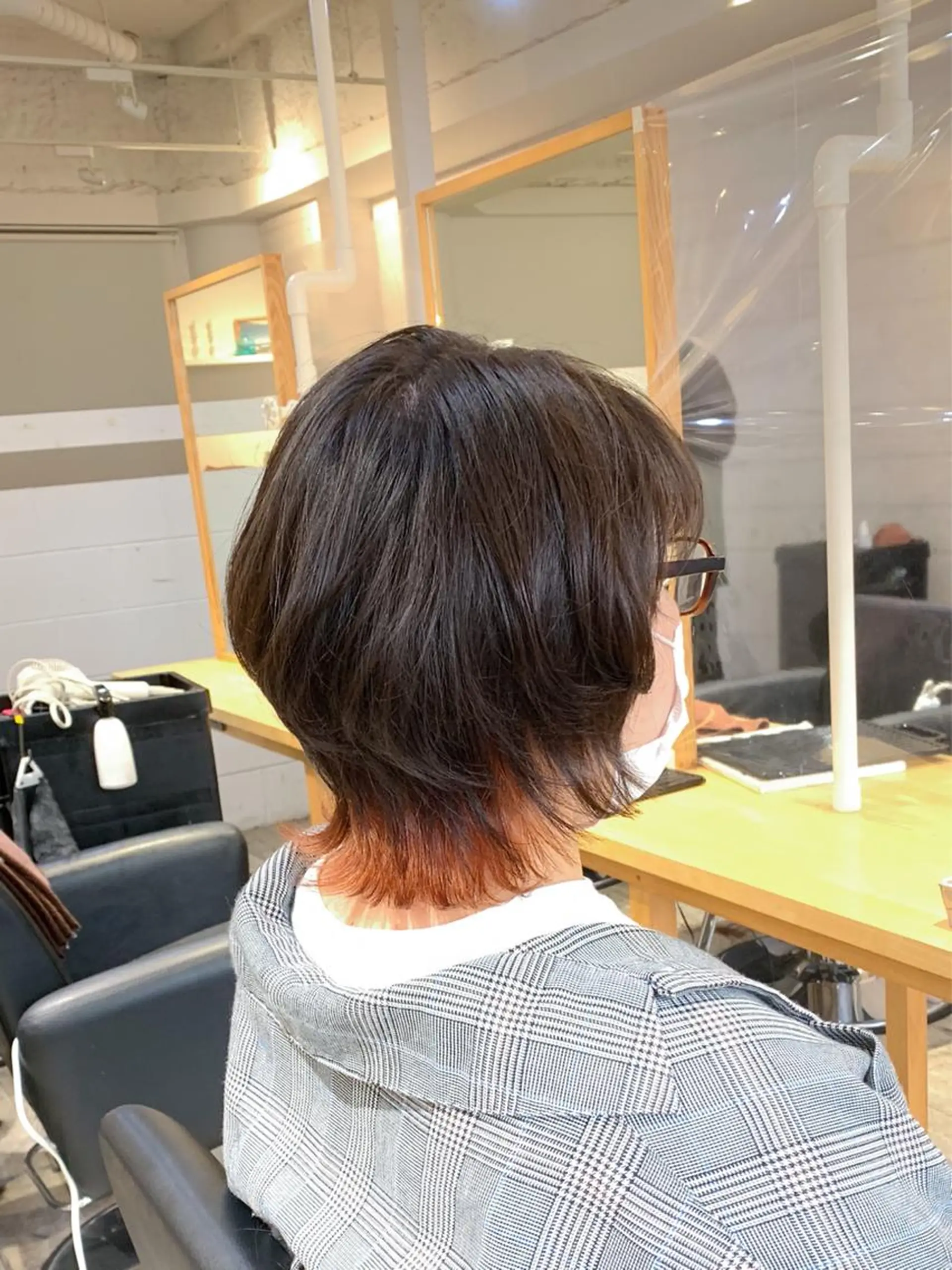 ショート カラー インナーカラー オレンジ 鈴木 悠平のヘアスタイル
