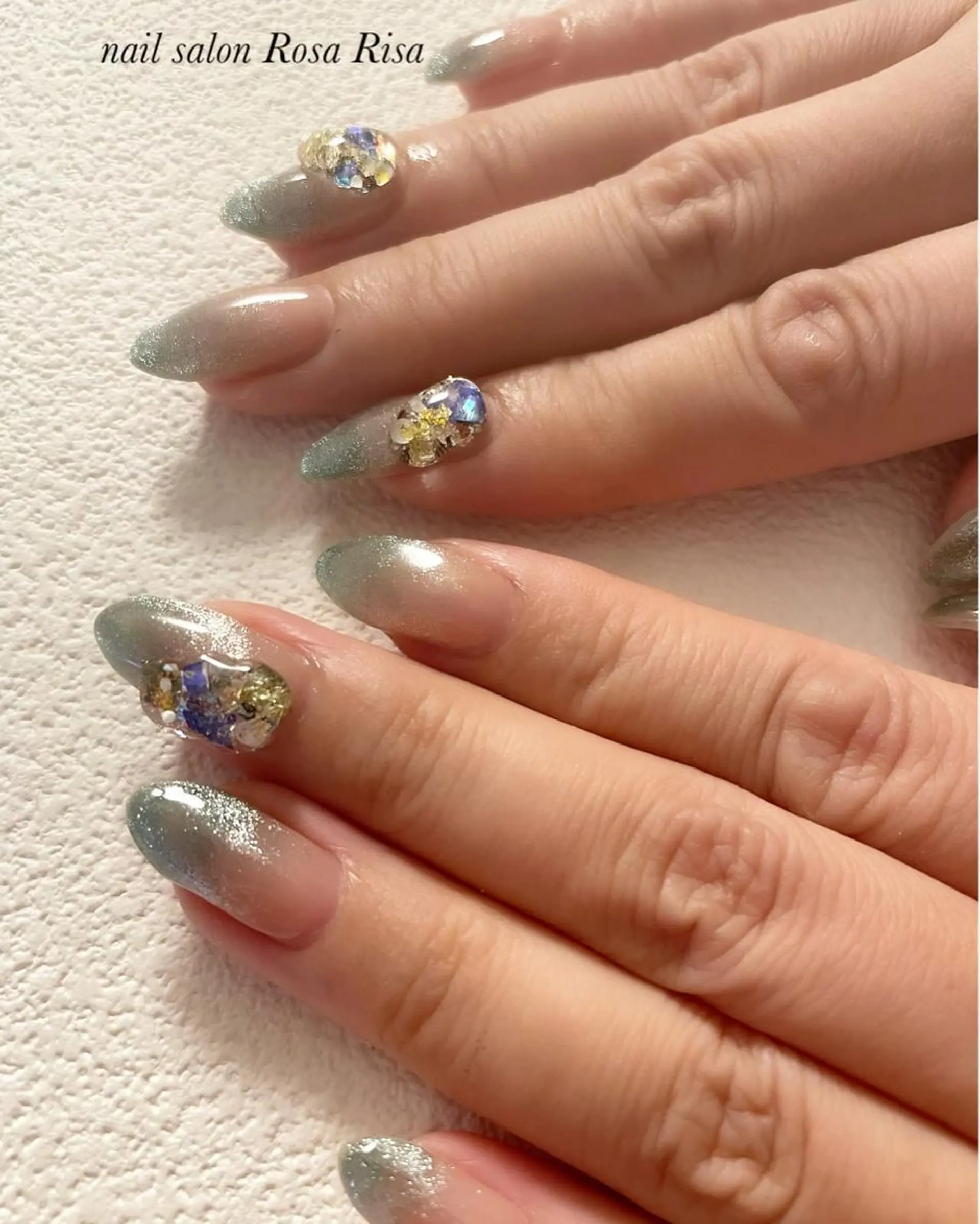 セミロング ネイル マグネットネイル ネイルスタジオ シェイクユアハンズのネイルデザイン