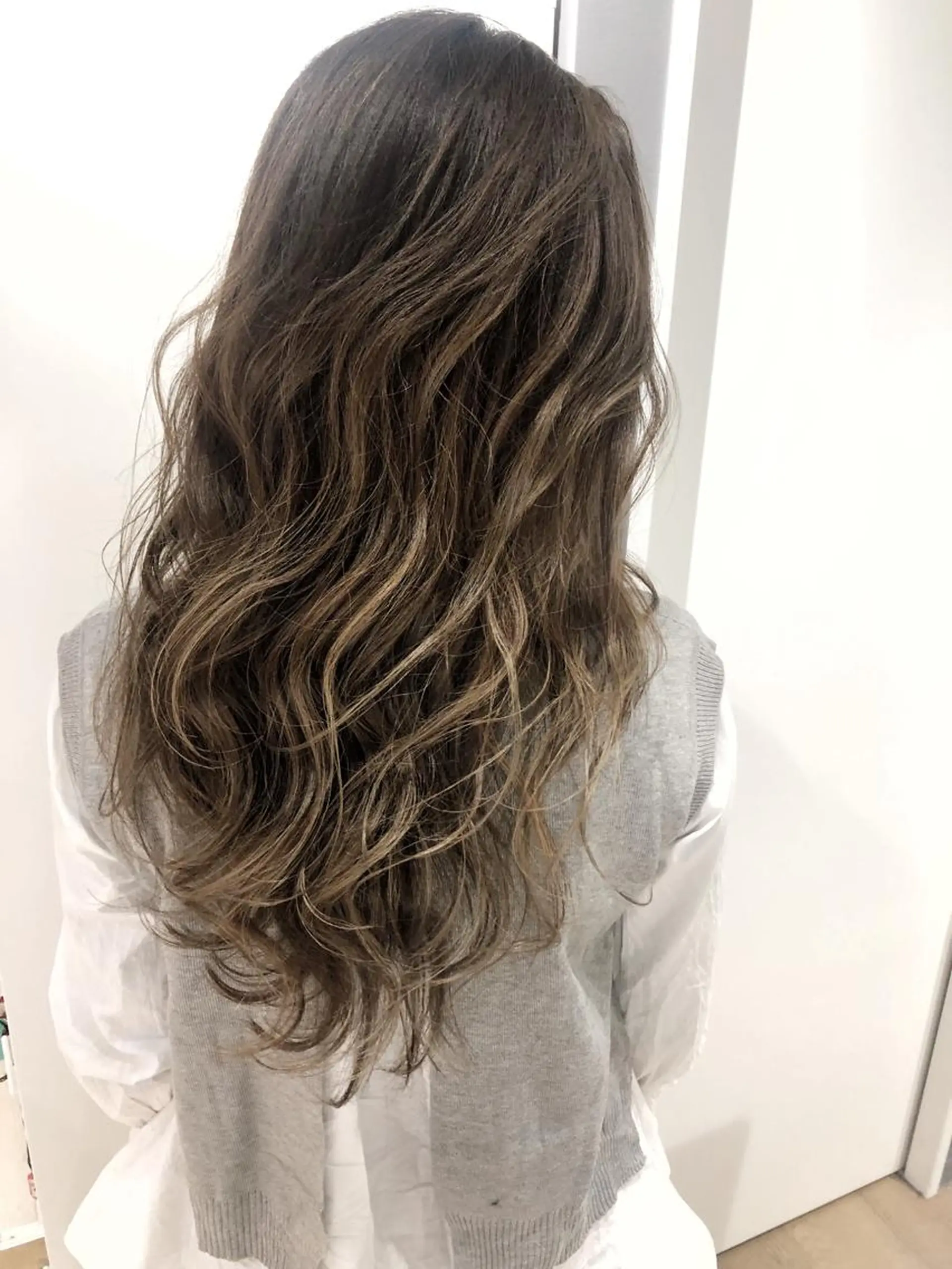 ロング ハイライト トリートメント reverie【レヴリー】所属・夜23時まで予約🉑 reverieあきらのヘアスタイル