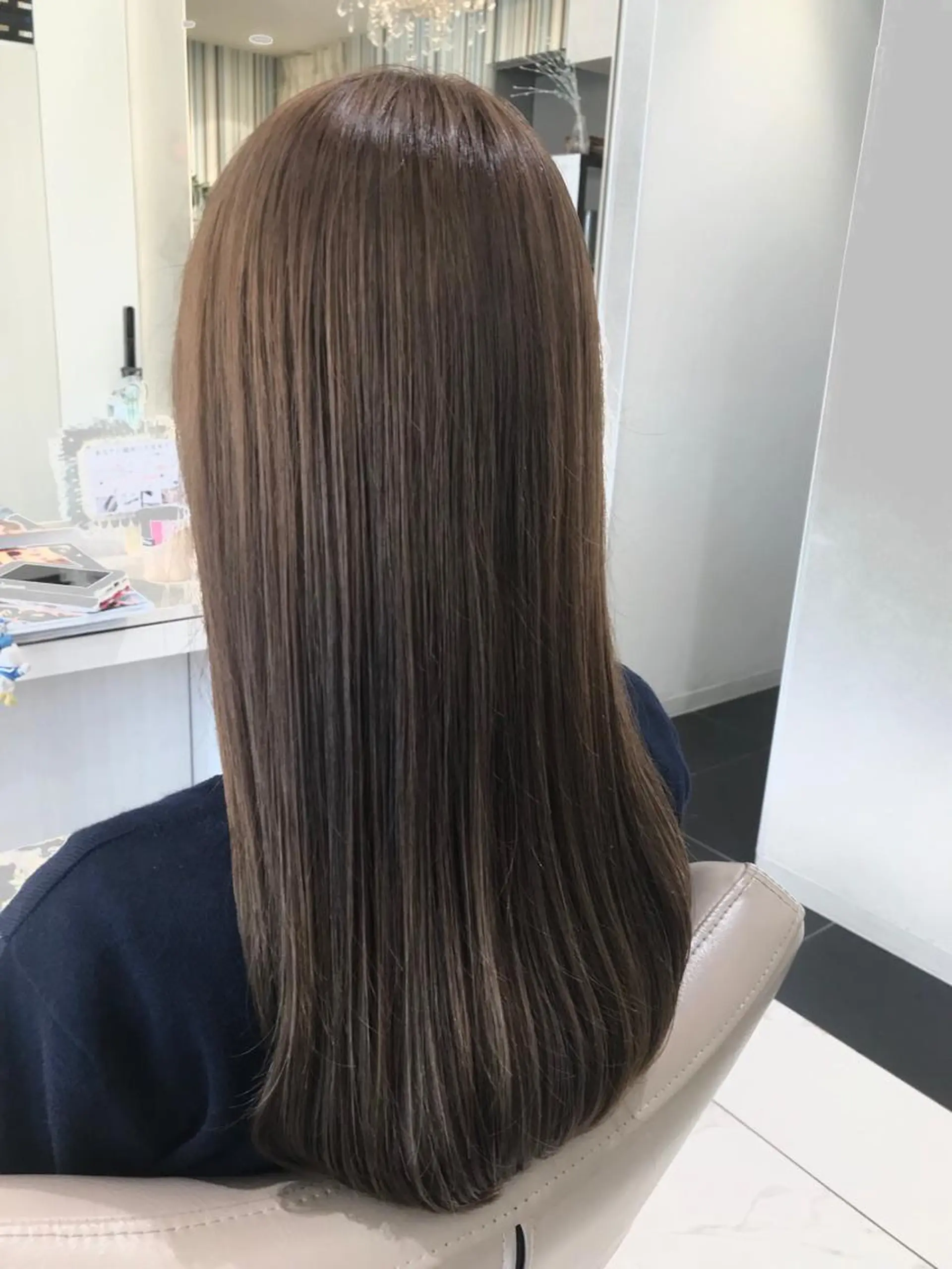 ロング カラー グレージュ 髪質改善 ヘアカラー トリートメント 清藤綾/脱白髪染め 白髪ぼかしハイライトのヘアスタイル