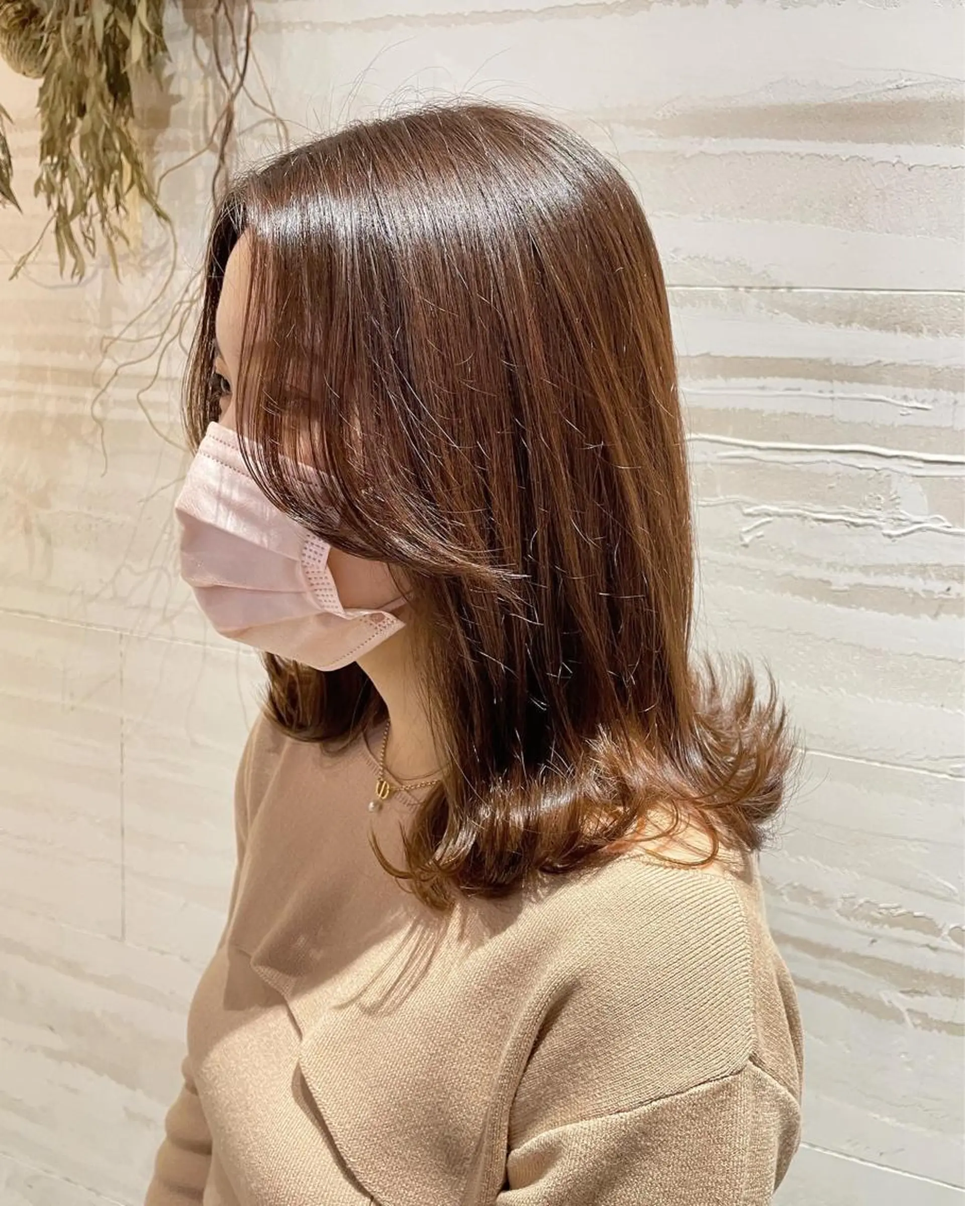 ミディアム カラー ヘアアレンジ ベージュカラー インナーカラー モカベージュ 韓国風ヘア 外ハネヘア カット ヘアカラー トリートメント シェアサロン〜糸ito〜所属・Hiro ヒロのヘアスタイル