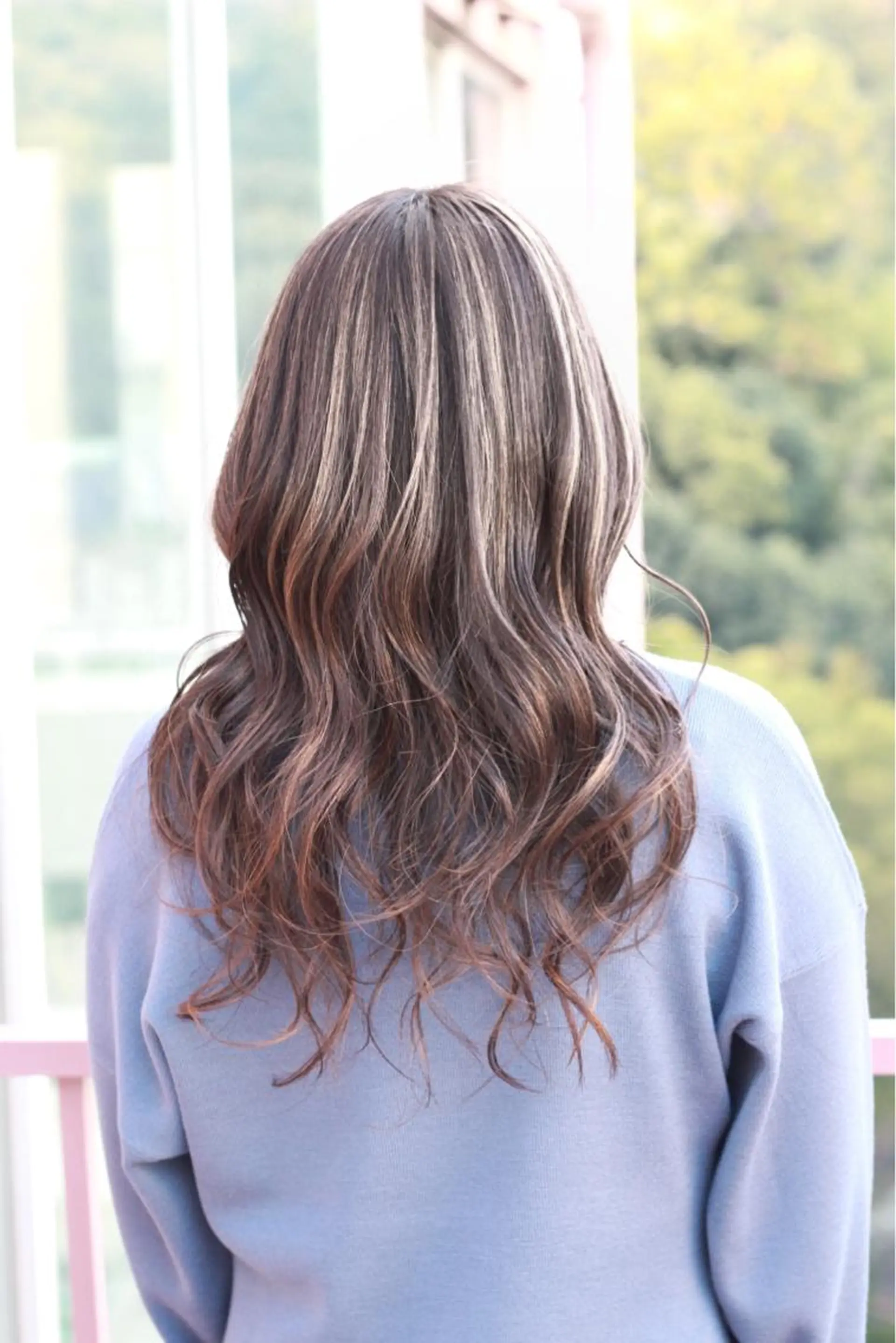 ロング カラー ハイライトカラー ハイライト ヘアカラー Viage （ビアージュ）のヘアスタイル