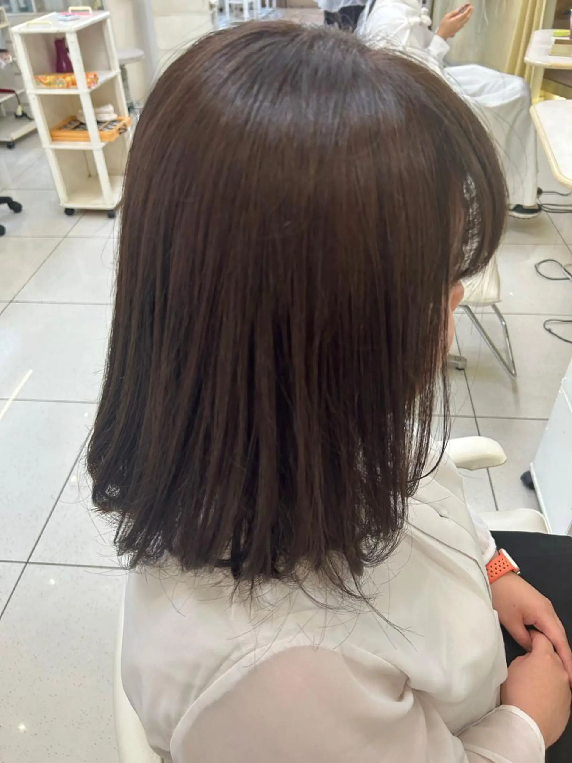 ミディアム カラー 山端 梨音のヘアスタイル