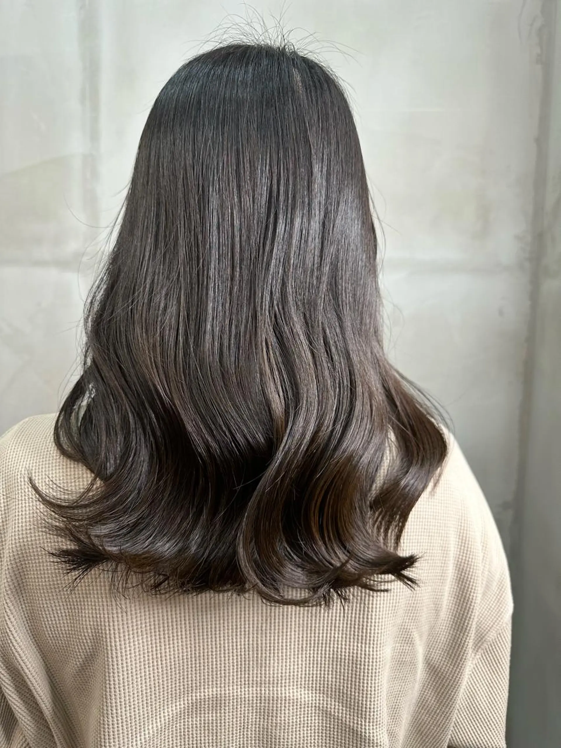 ロング カット ヘアカラー 益 佑夏のヘアスタイル