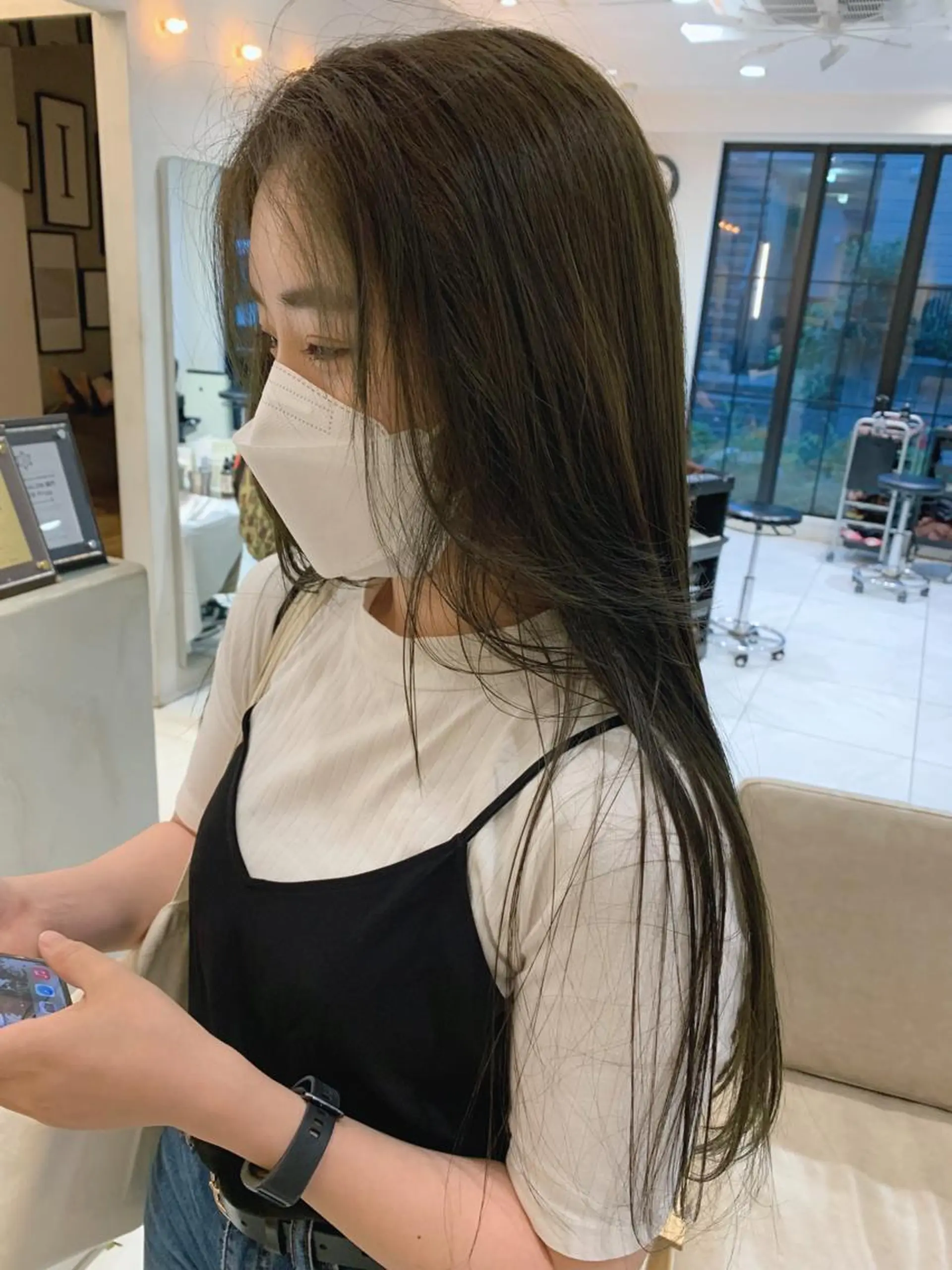 セミロング カラー グレージュ オリーブグレージュ オリーブグレー チバ タクミのヘアスタイル