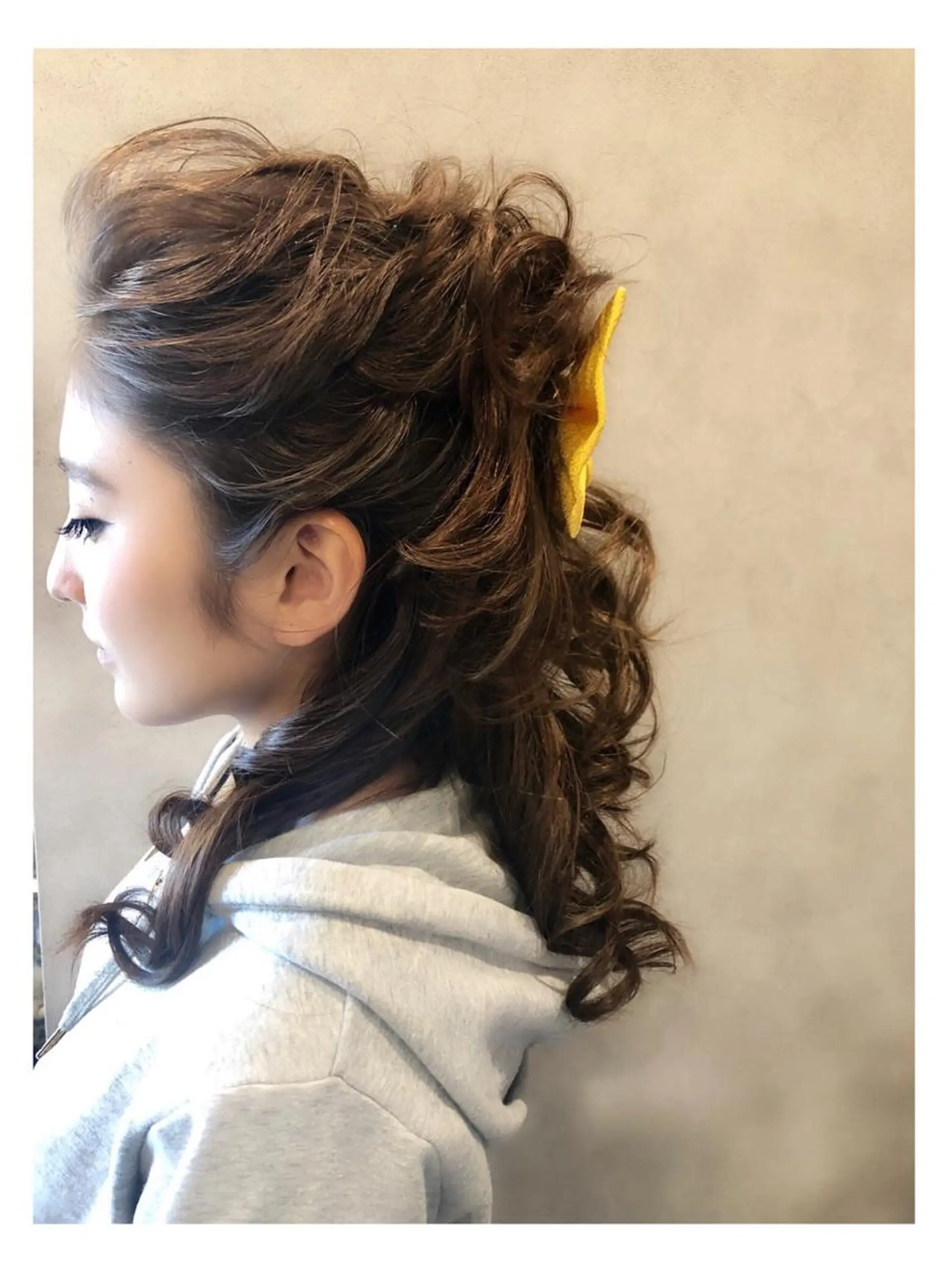 セミロング マツエク・マツパ 卒業式のヘアスタイル 野咲き 美容室のマツエク・マツパデザイン
