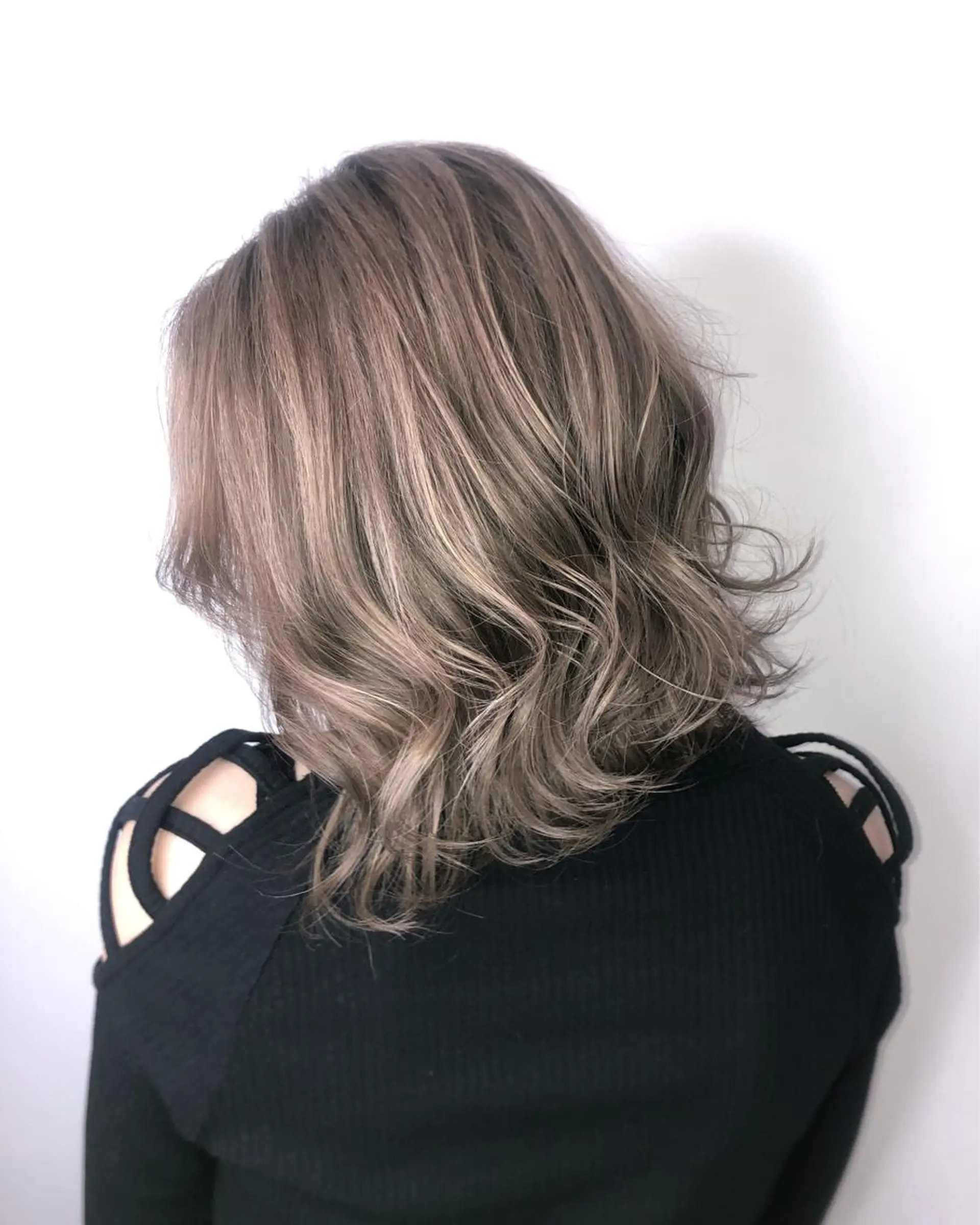 ショート 手島 カミラのヘアスタイル