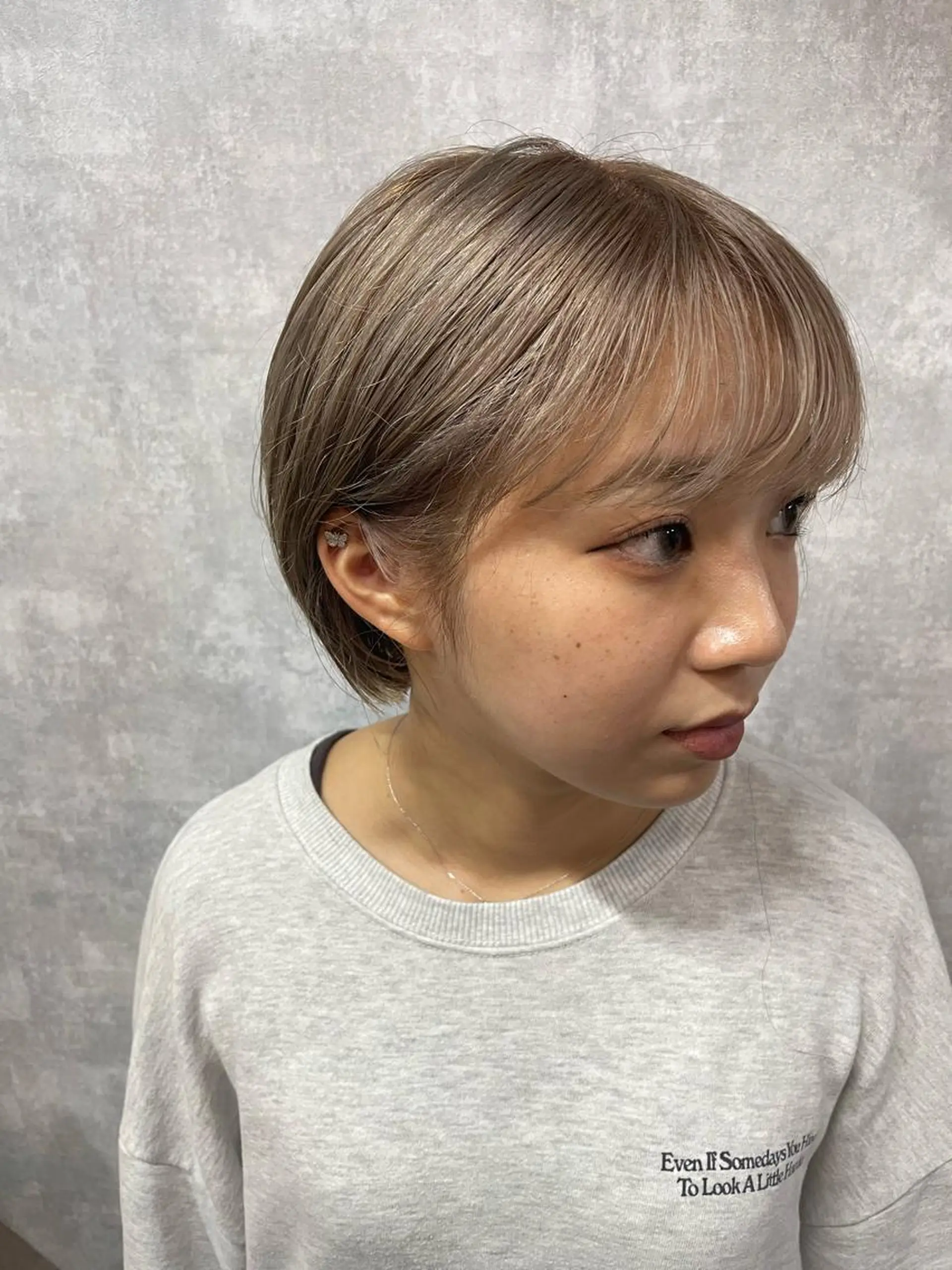 ショート 切りっぱなしボブ ショートボブ ハンサムショート 丸みショート アッシュ カット ヘアカラー トリートメント C’LD hair  produce /シールドヘア所属・モテ髪/ボブ/ショー ト/アダチフウトのヘアスタイル
