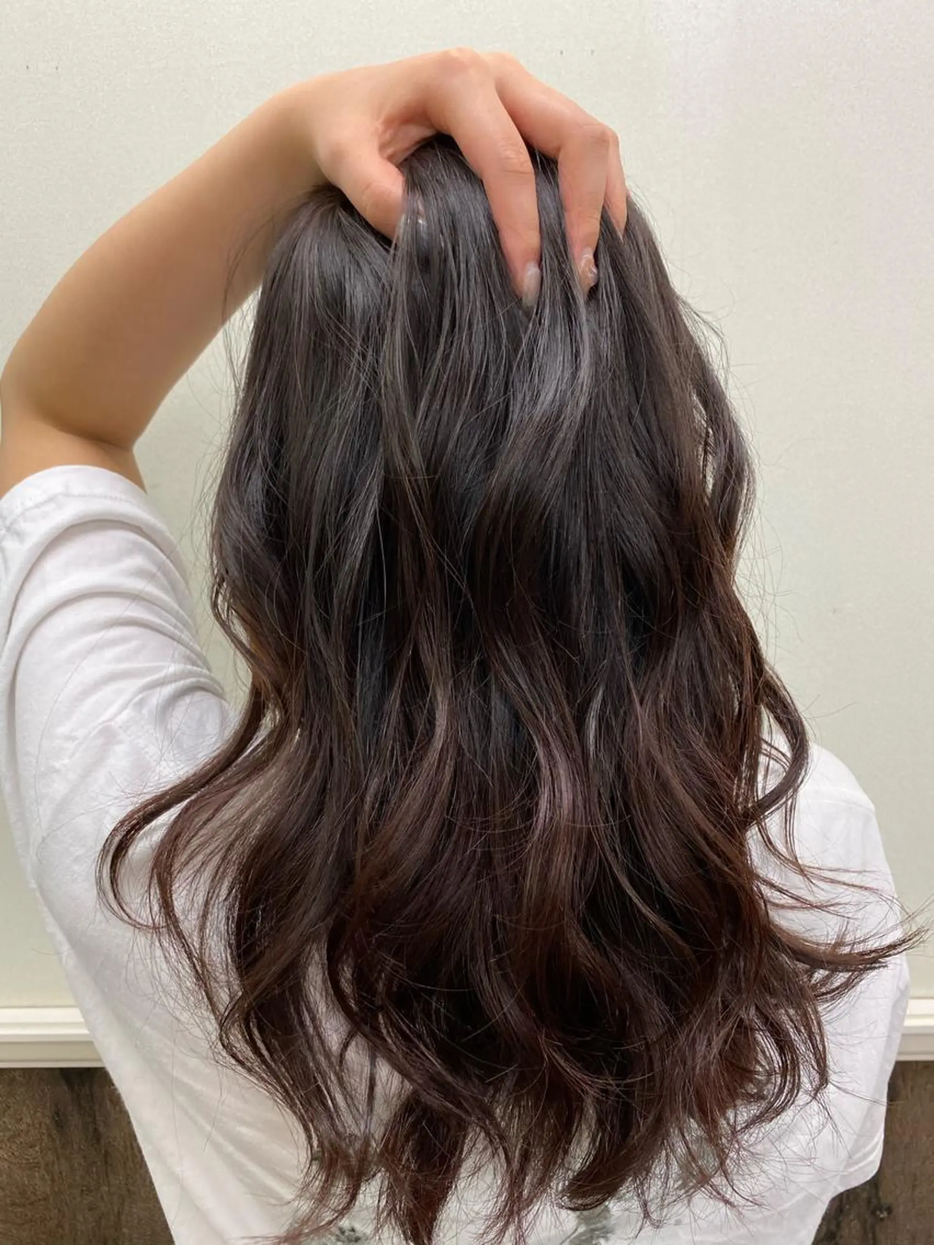 ロング カラー 山西 真琴のヘアスタイル