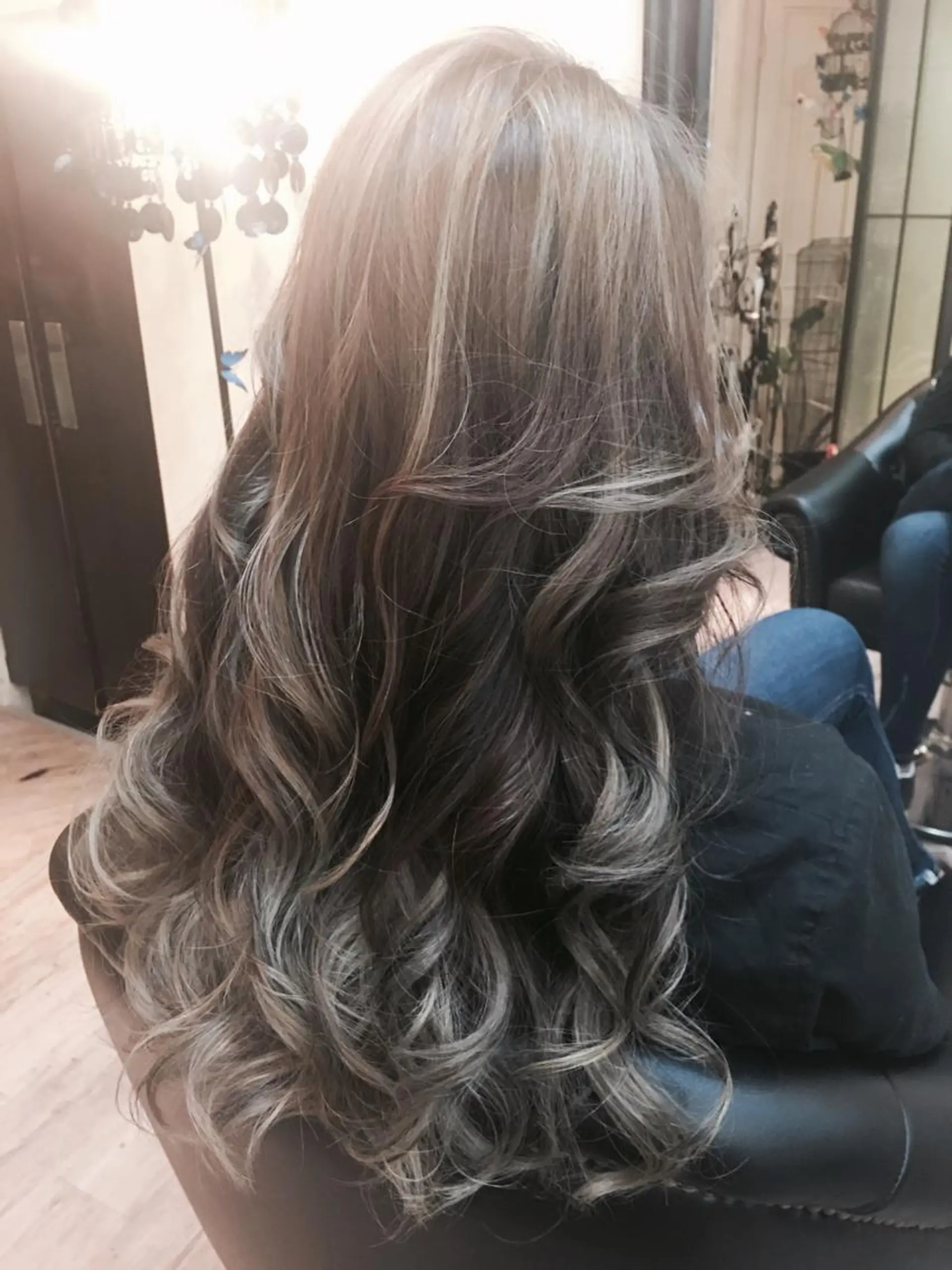 ロング カラー 鶴見 和美のヘアスタイル