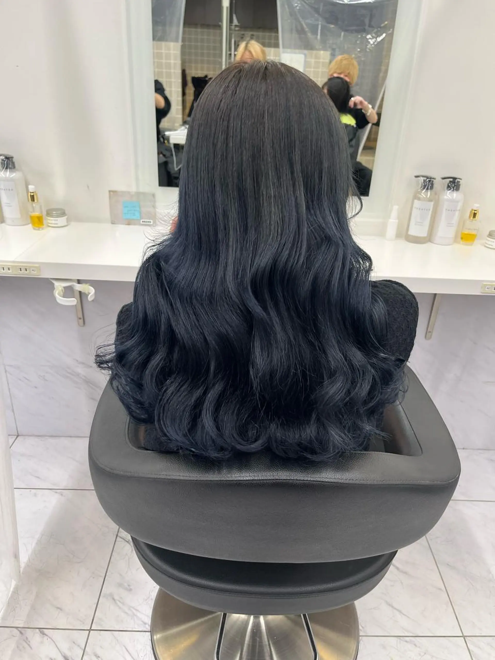 ロング ヘアカラー トリートメント ヘッドスパ ヘアセット 寒色＆ブリーチ特化 寒色MiOのヘアスタイル