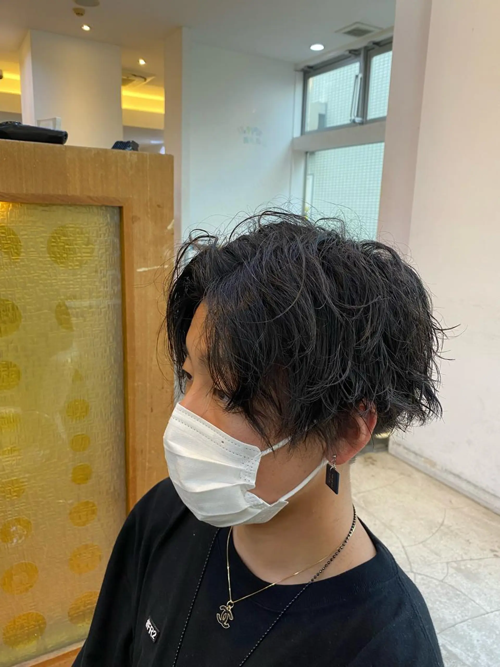 ミディアム パーマ メンズ プロフィールを ご覧くださいのヘアスタイル