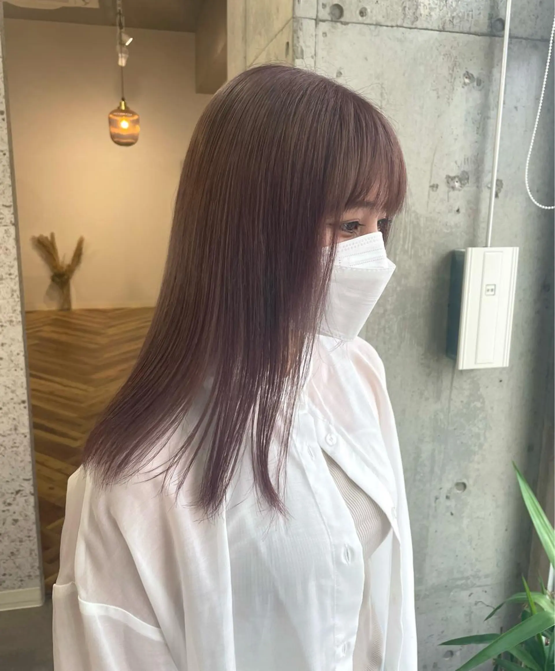 セミロング カラー ベージュカラー ピンクカラー ピンクベージュ ヘアカラー SHOTO ハイトー ン/ブロンドカラーのヘアスタイル