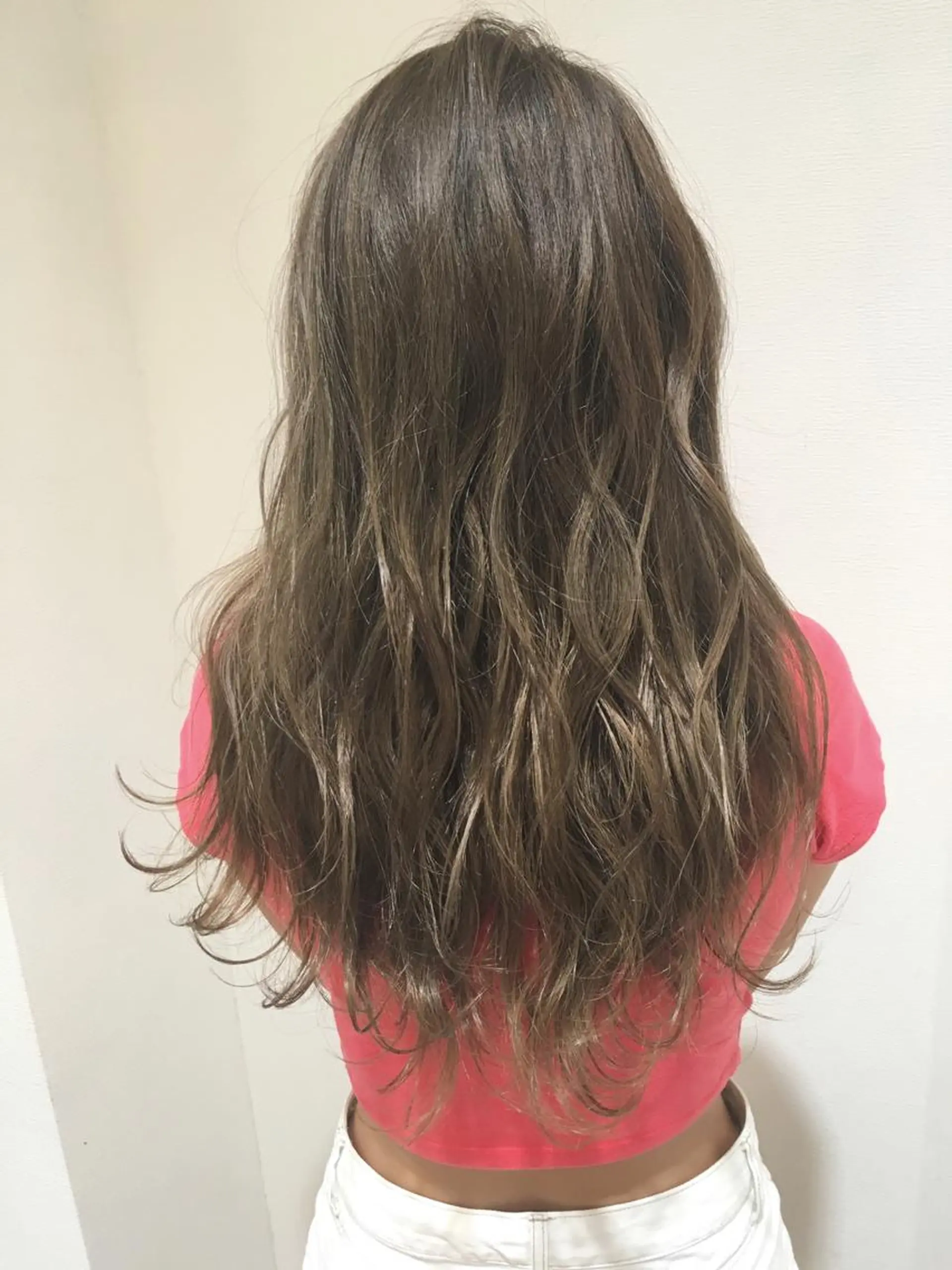 ロング カラー ブリーチ 透明感カラー グレージュ ディレクター ノナカのヘアスタイル