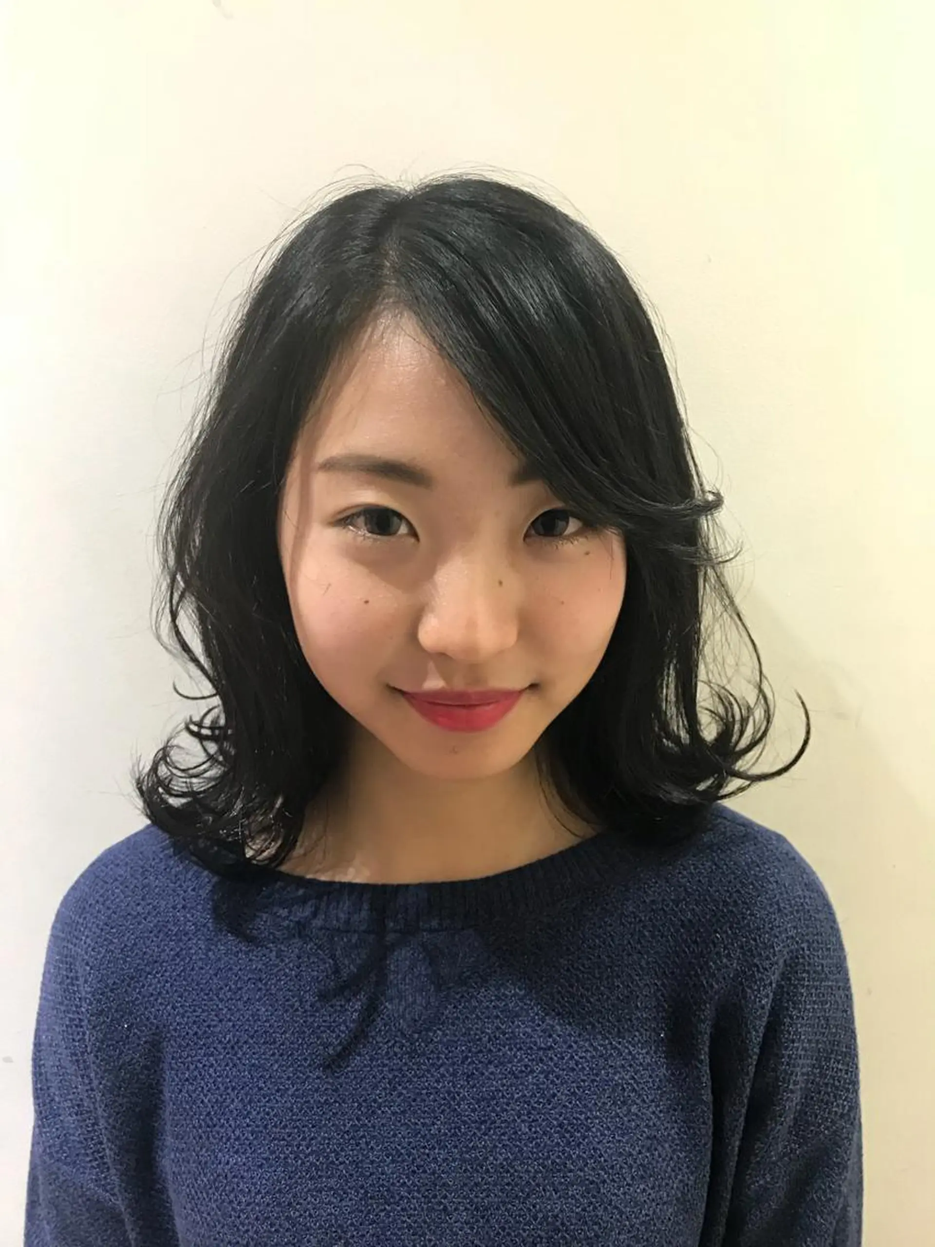 ミディアム カラー 逗子葉山 ナオイカイラのヘアスタイル