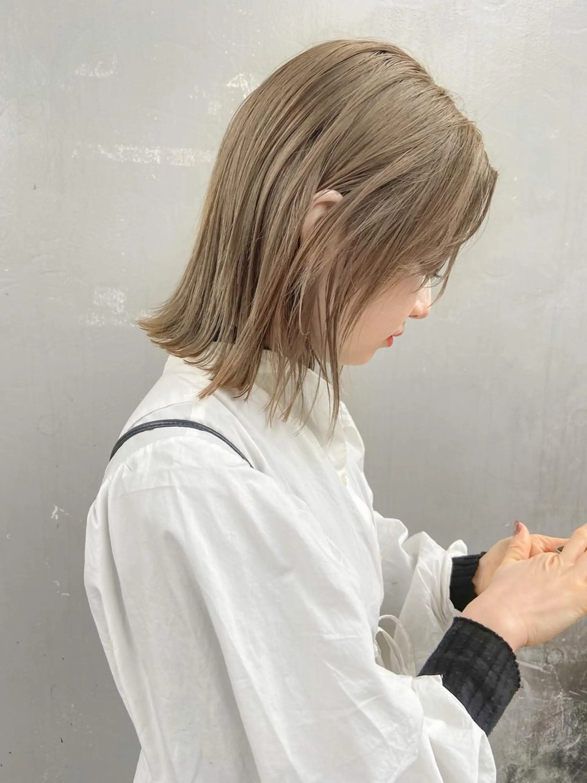 ミディアム カラー ベージュカラー カット ヘアカラー トリートメント 岡本康平/ボブ /ブリーチ/レイヤーのヘアスタイル