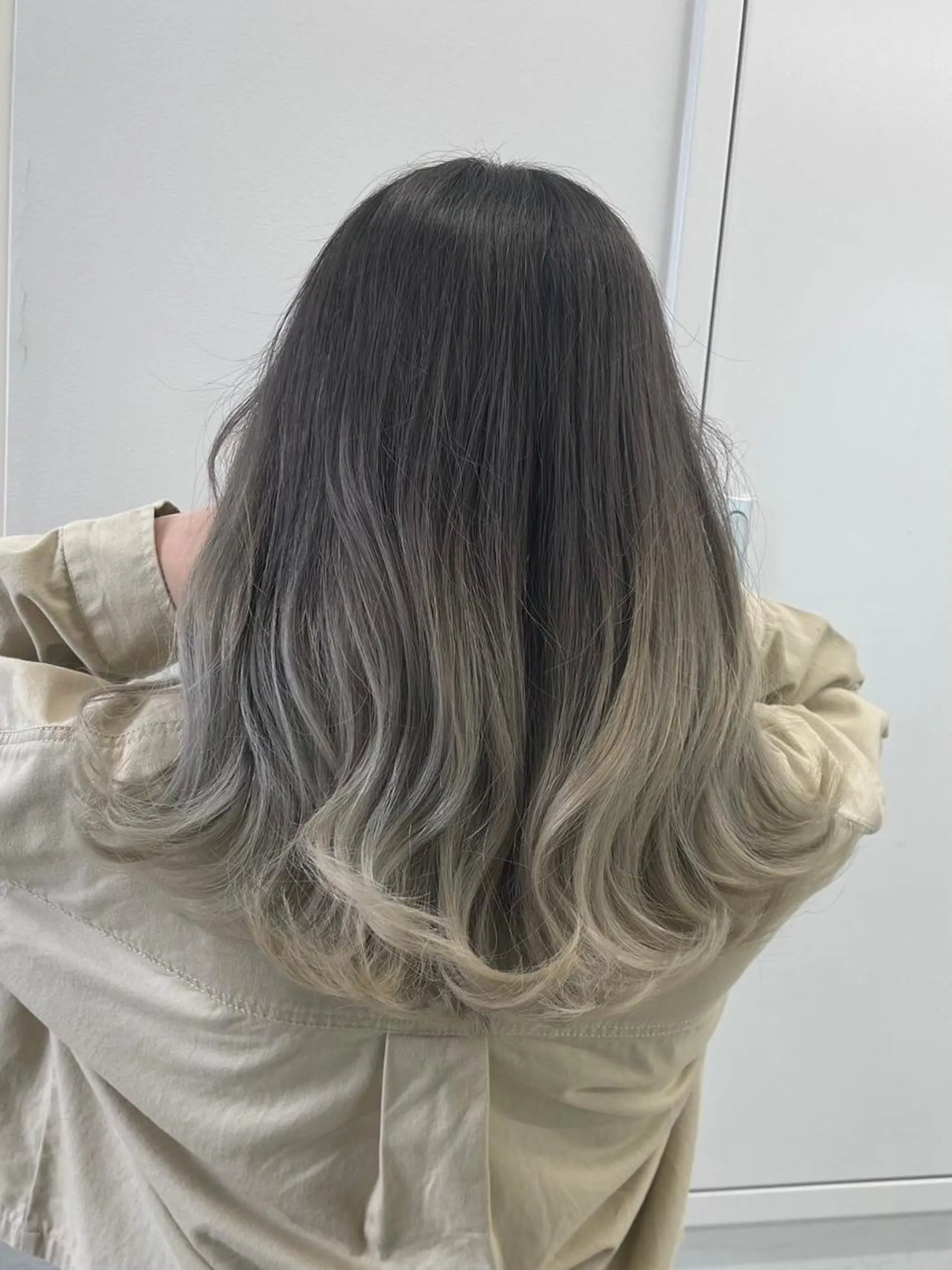 ロング カラー バレイヤージュ ブリーチ ダブルカラー イヤリングカラー ハイライトカラー 【公式】amble luxe 中野のヘアスタイル