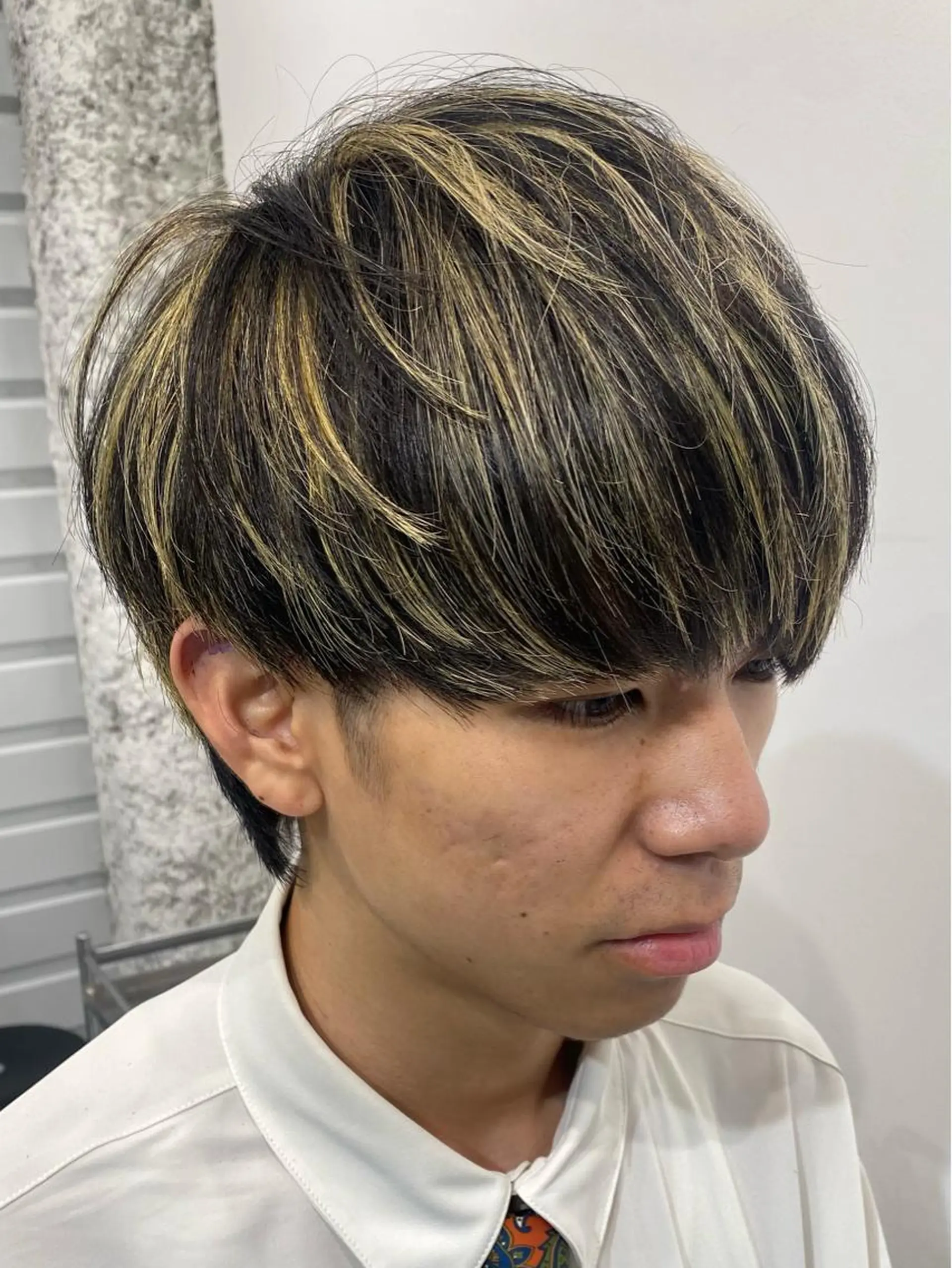 ショート カラー メンズ メンズハイライト マッシュウルフ マッシュ メンズウルフカット ハイライトカラー カット ヘアカラー ［似合わせヘア］ ✂︎OGURO✂︎のヘアスタイル