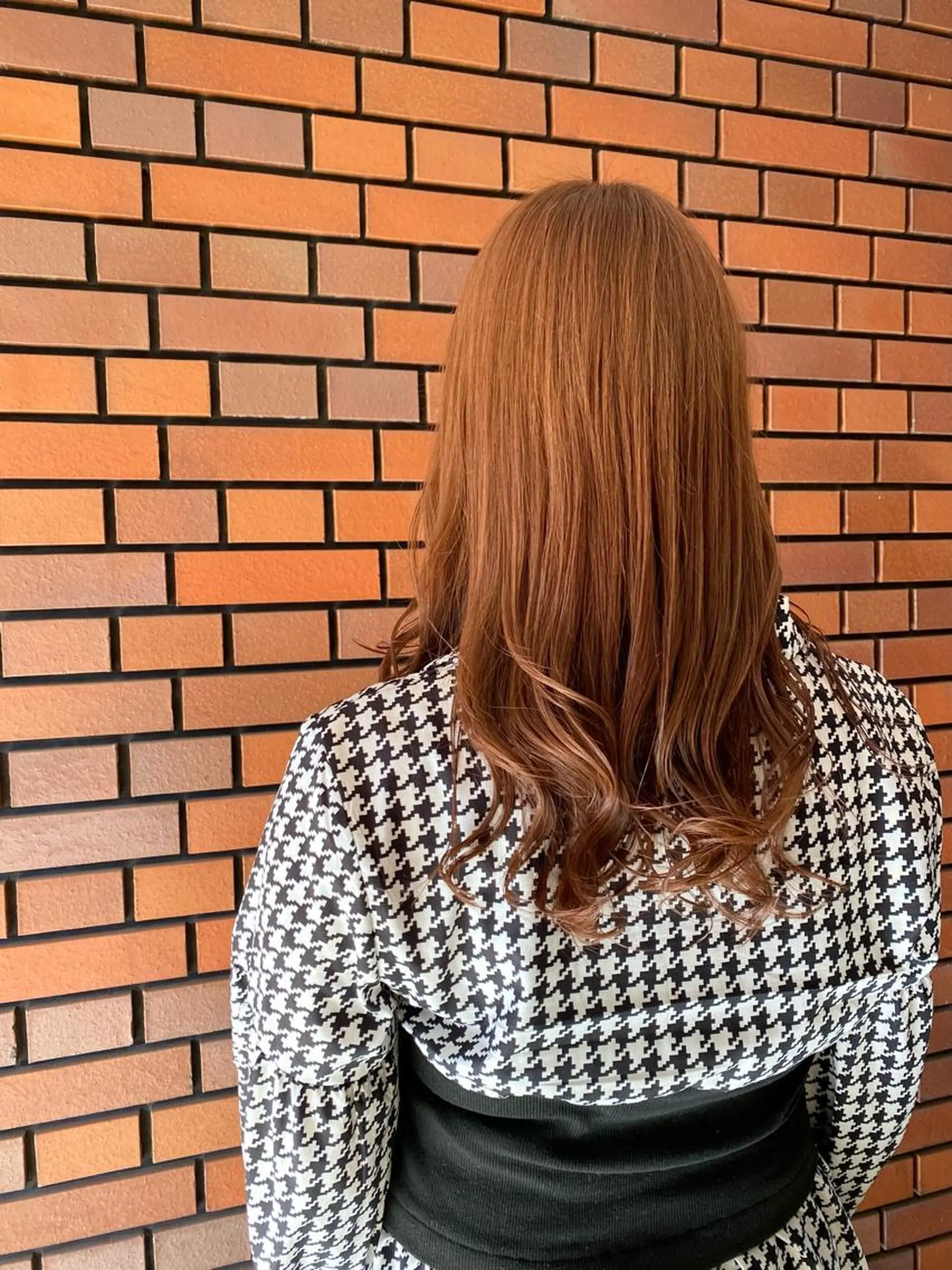 ロング カラー ブラウンカラー 透明感カラー イルミナカラー ピンクカラー ピンクブラウン ヘアカラー トリートメント エイト ウメダのヘアスタイル