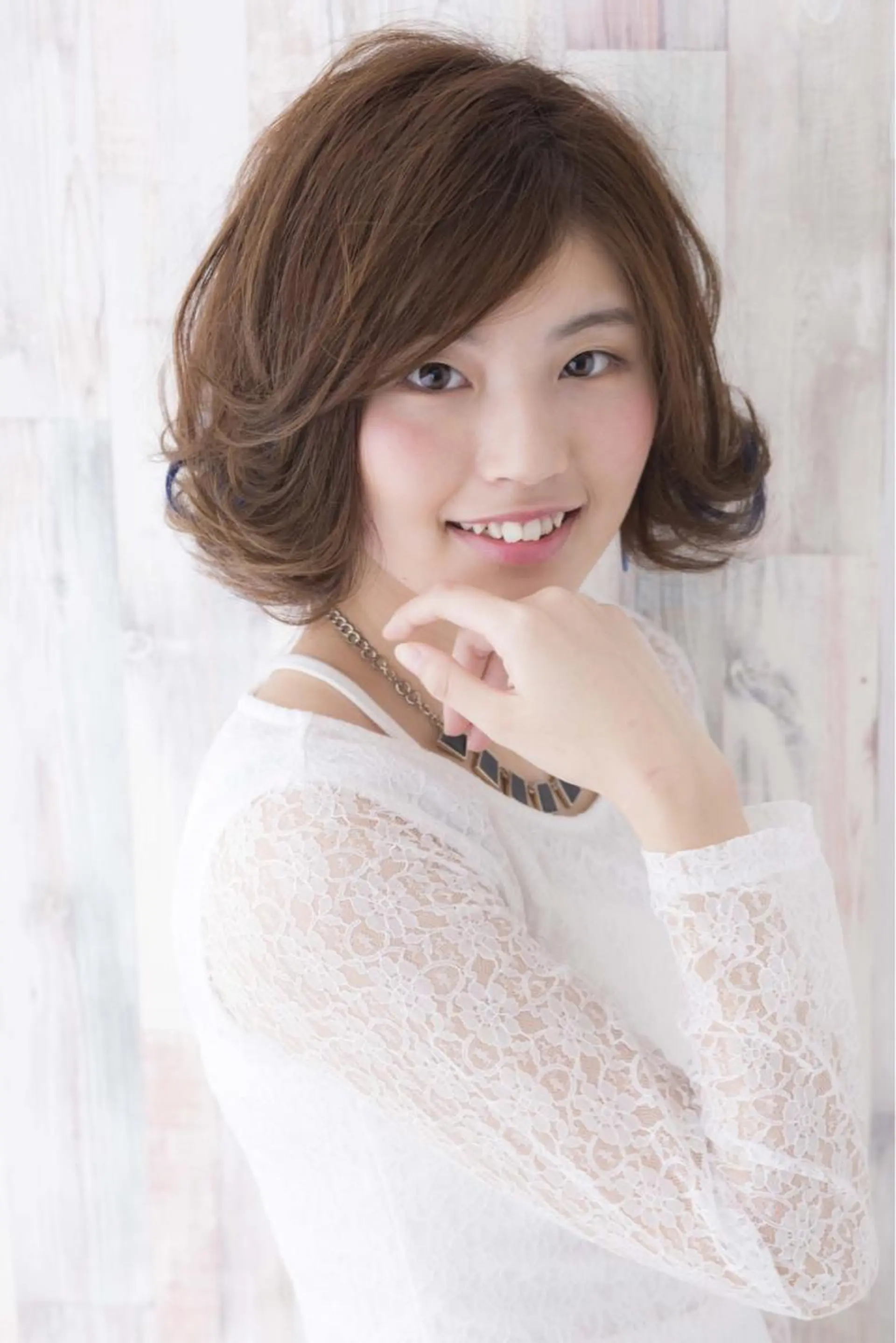 ショート カラー パーマ embrace エンブレイスのヘアスタイル