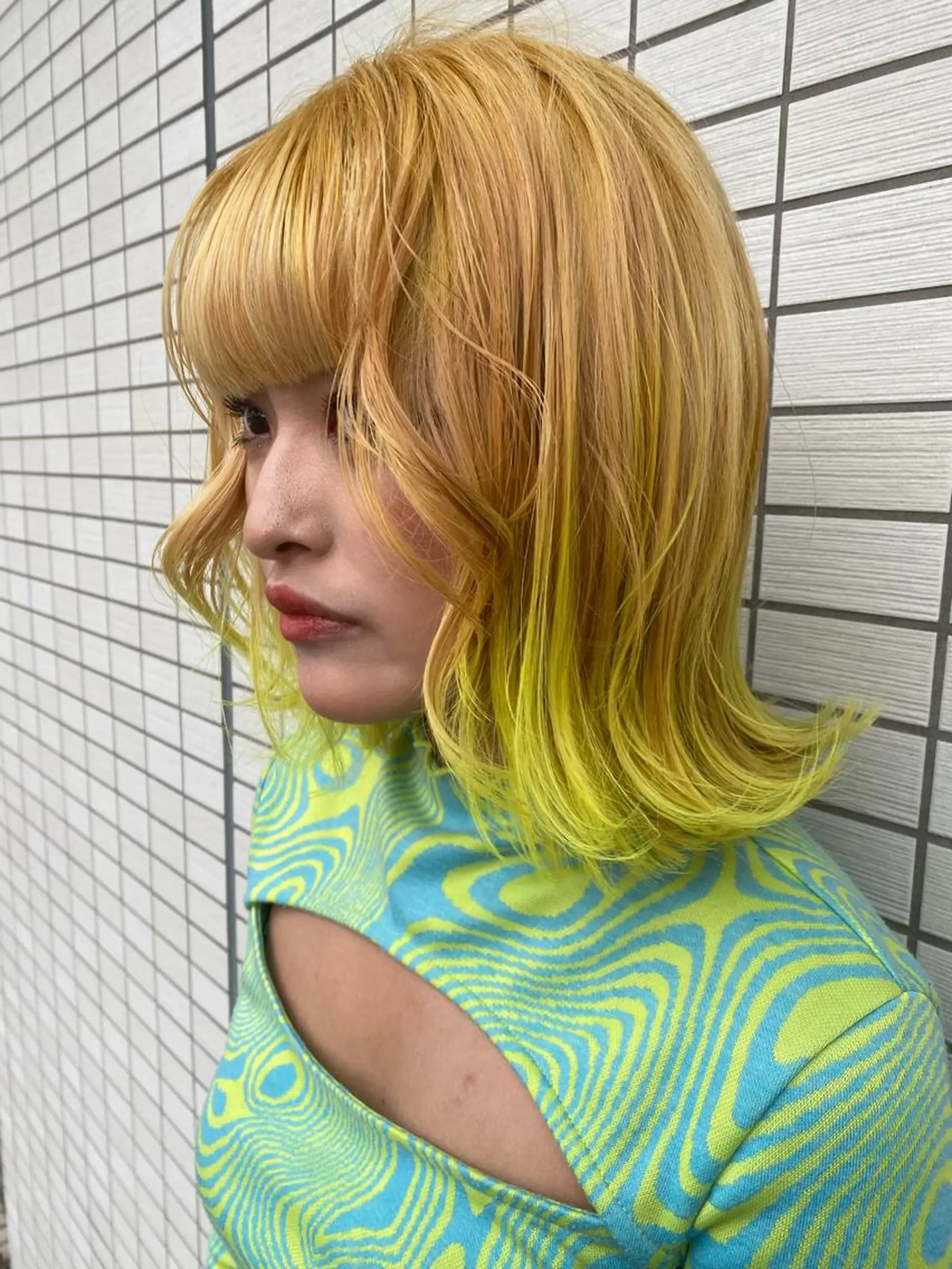 ミディアム M. YURIのヘアスタイル